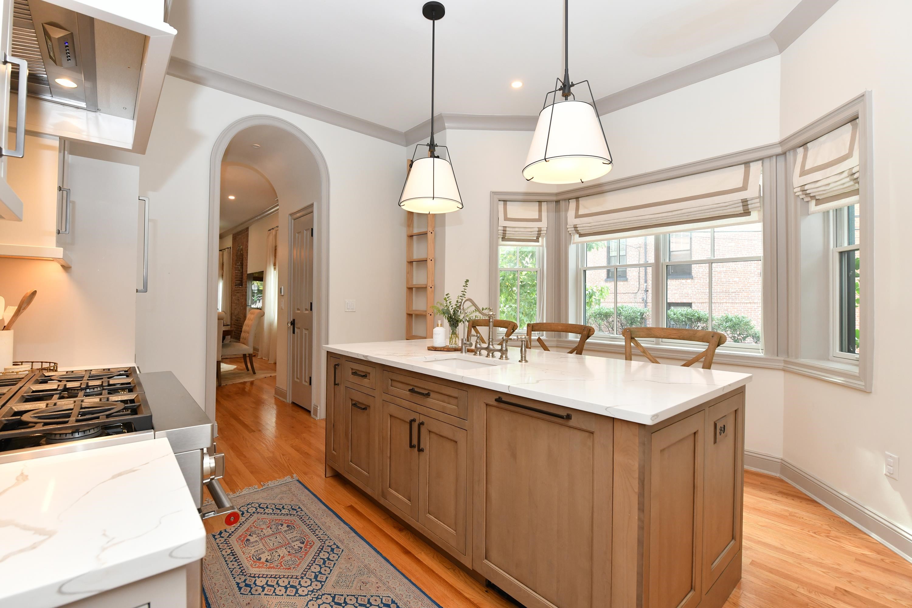 500 HUDSON ST Unit: 1B