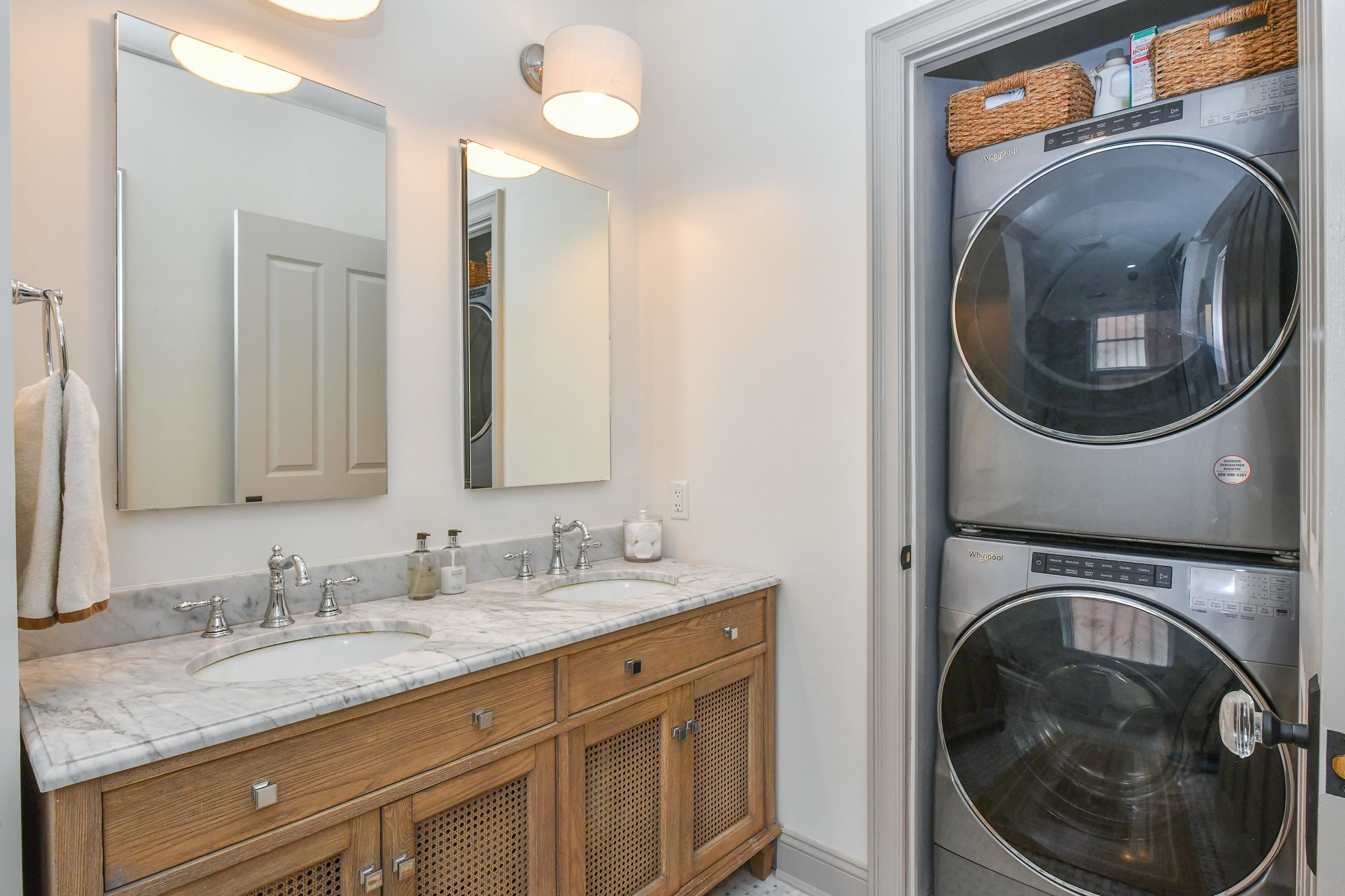 500 HUDSON ST Unit: 1B