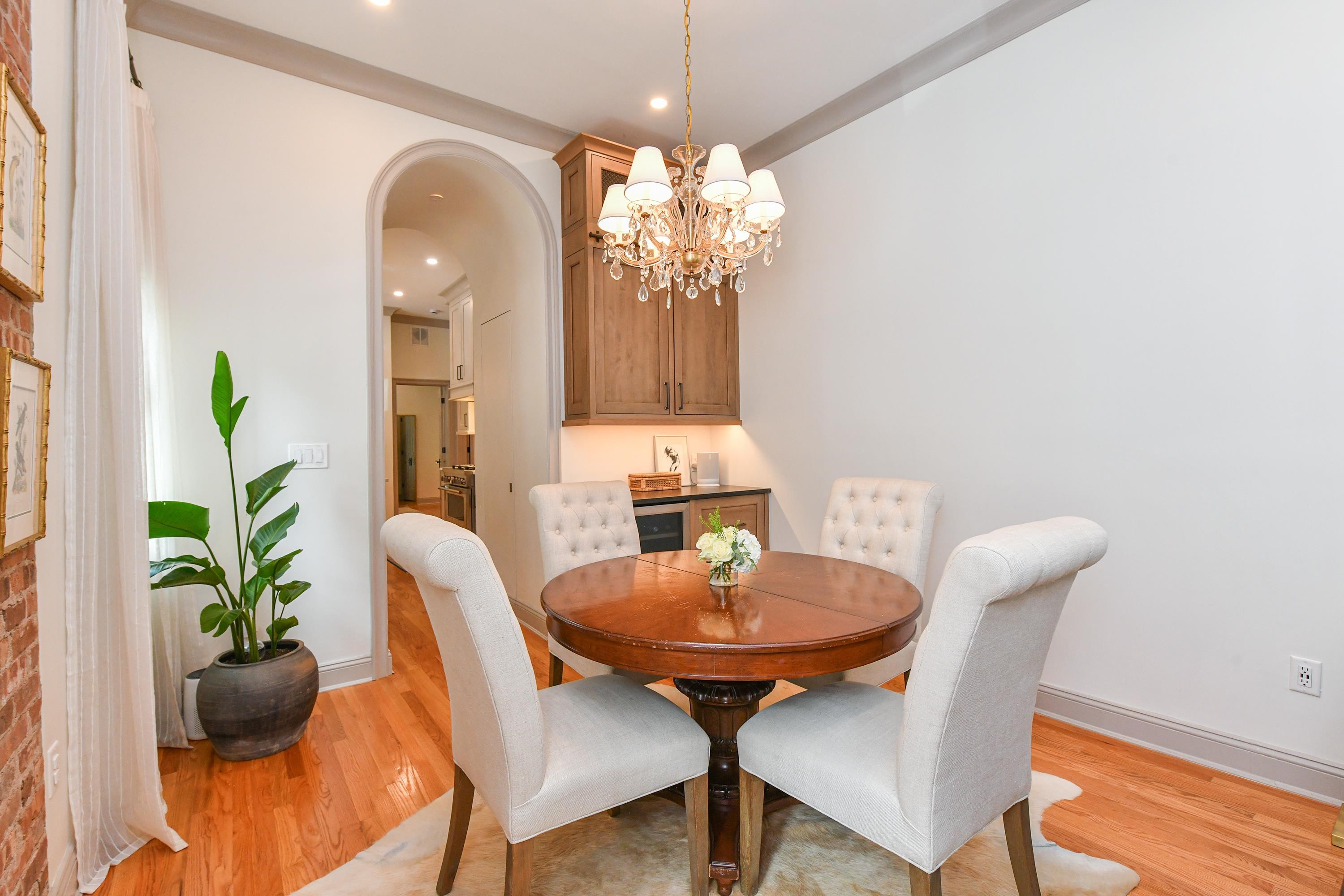 500 HUDSON ST Unit: 1B