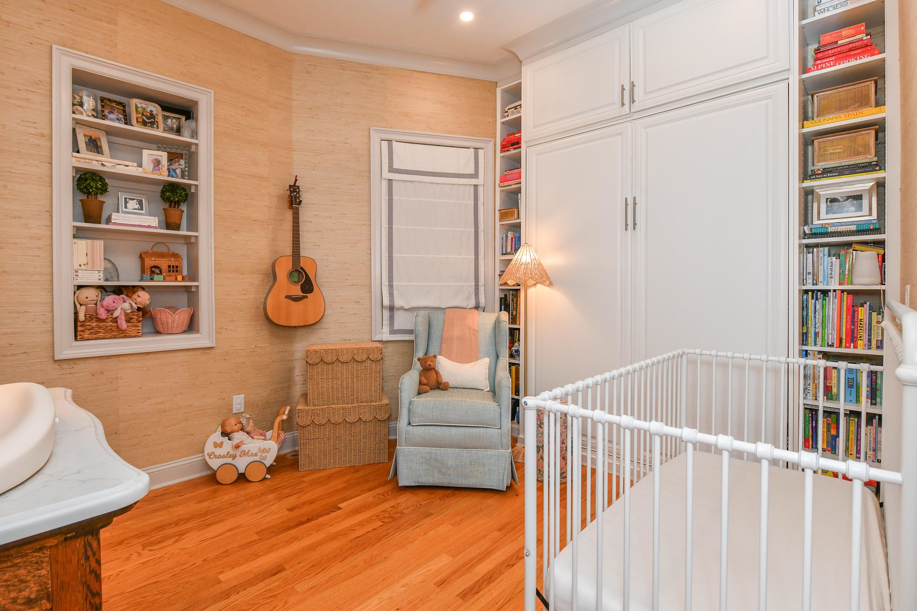 500 HUDSON ST Unit: 1B