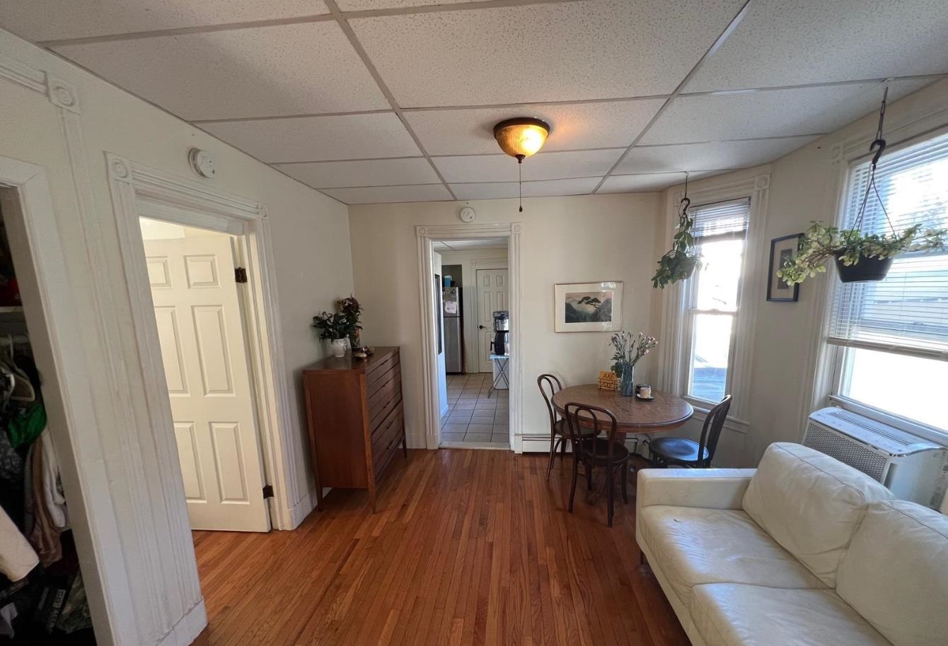 30 GARDNER AVE