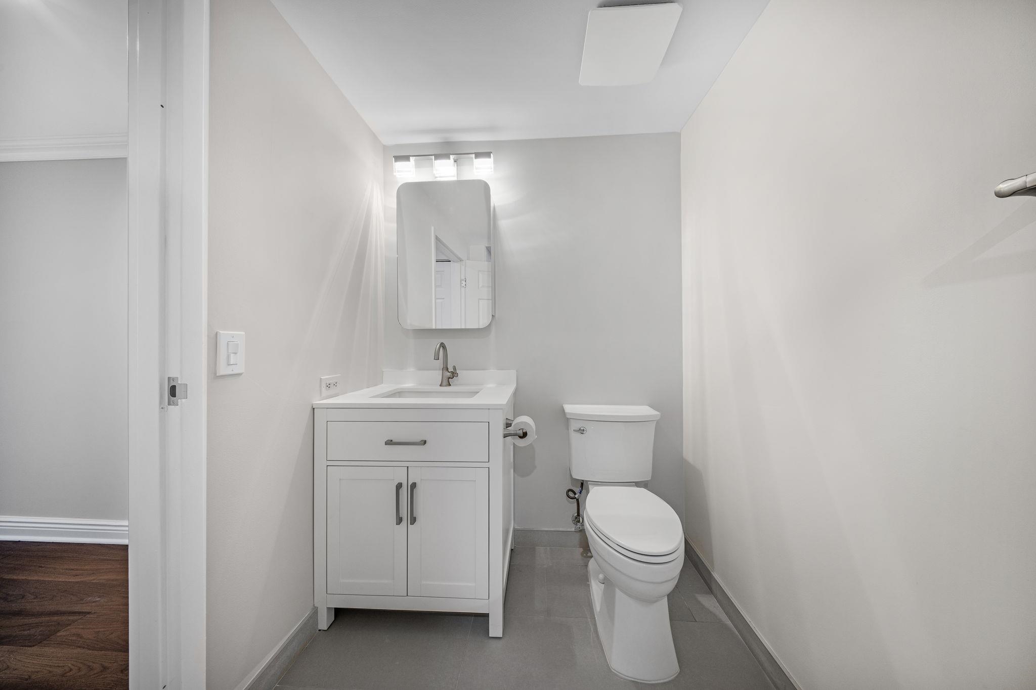 2 CONSTITUTION CT Unit: 707