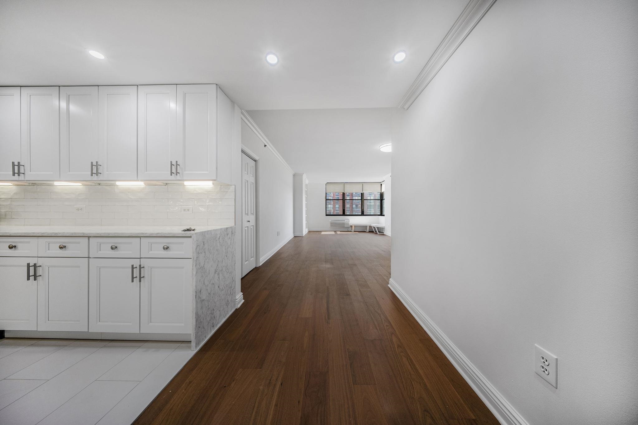 2 CONSTITUTION CT Unit: 707