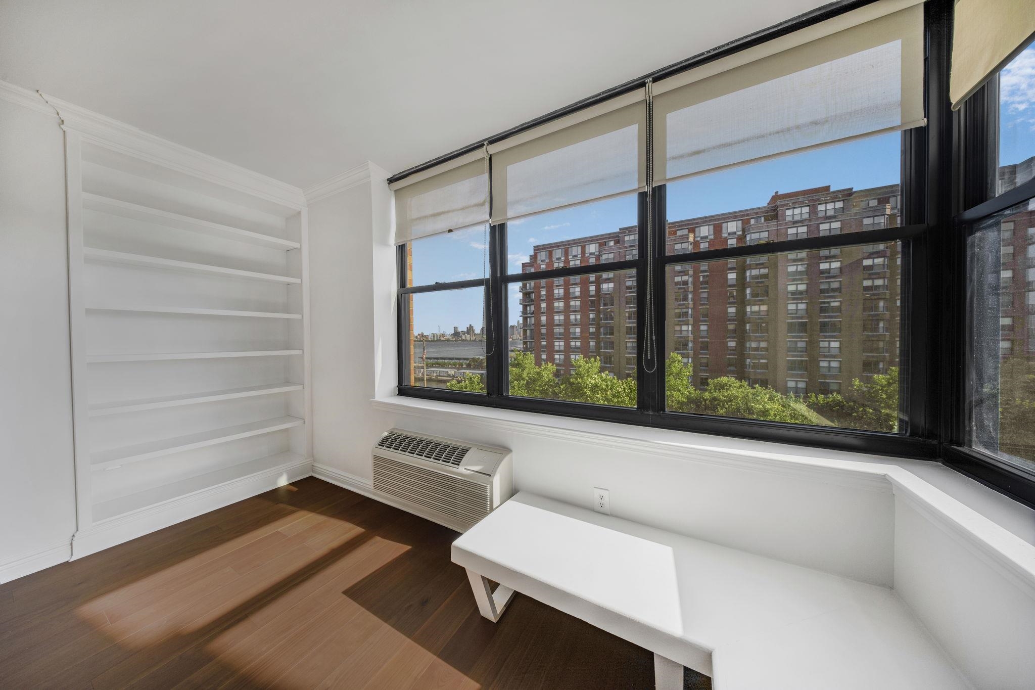 2 CONSTITUTION CT Unit: 707