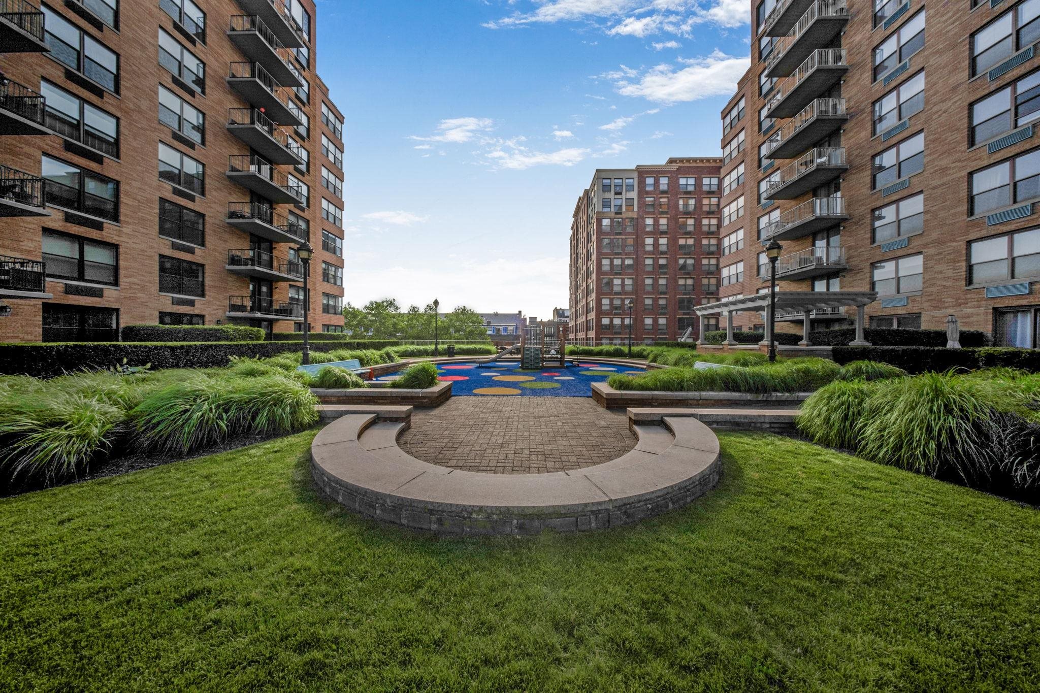 2 CONSTITUTION CT Unit: 707