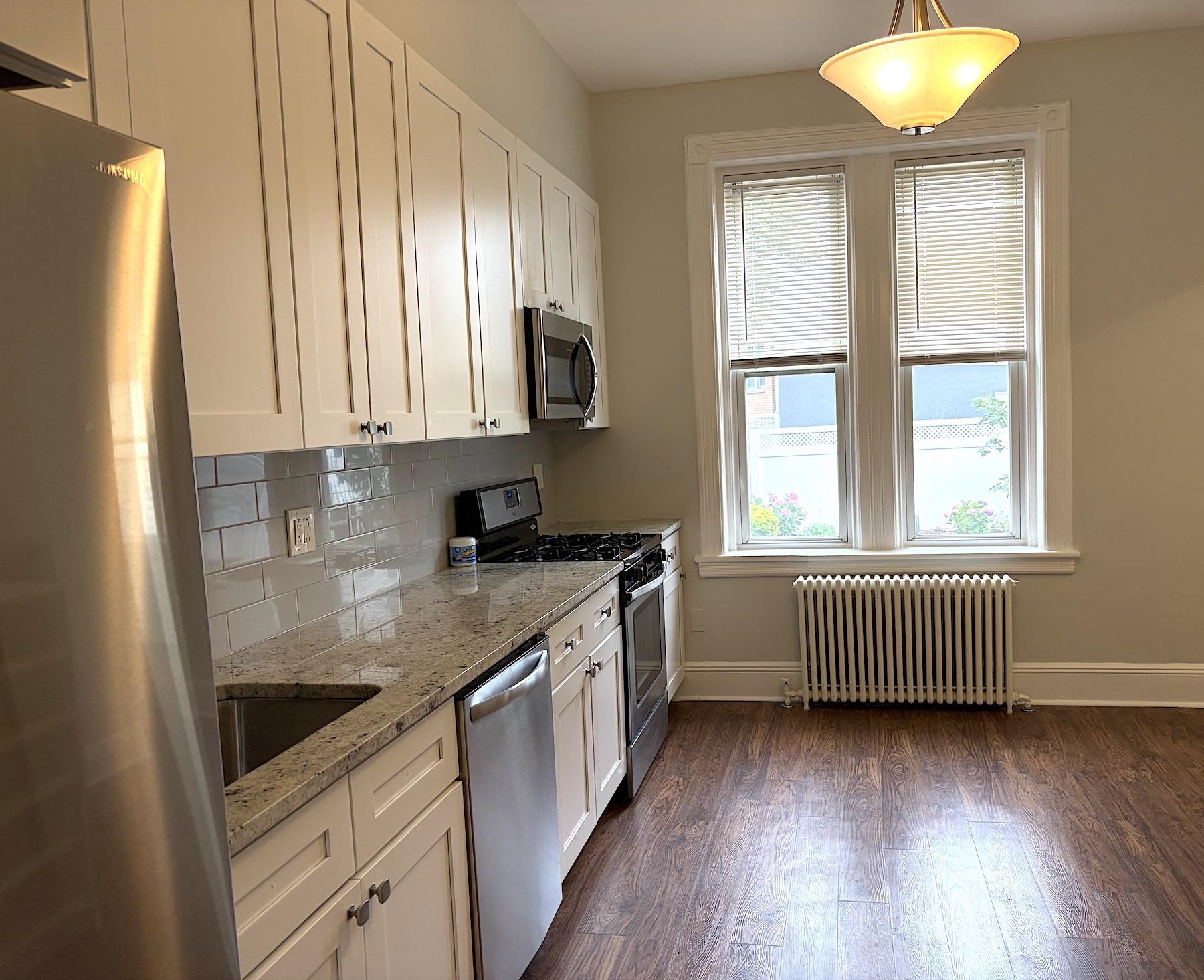 111 MAPLE ST Unit: 1