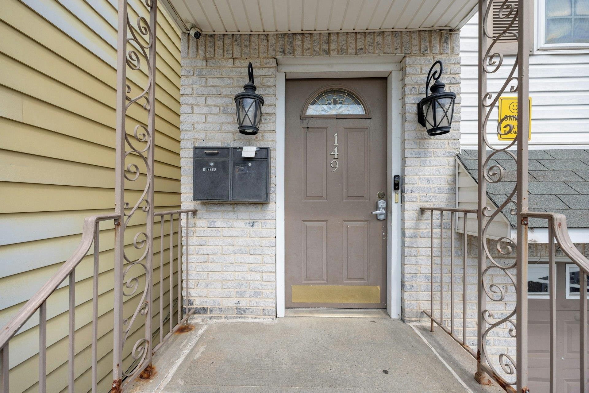 149 HOBART AVE