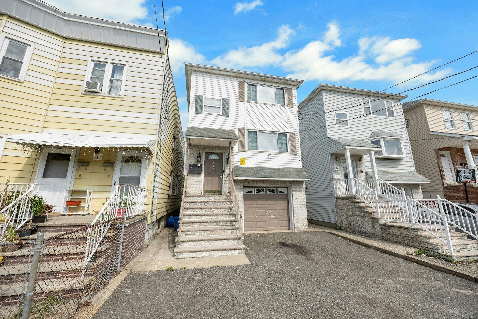 149 HOBART AVE