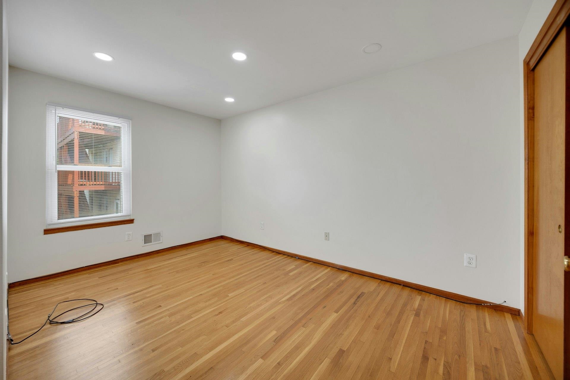 149 HOBART AVE