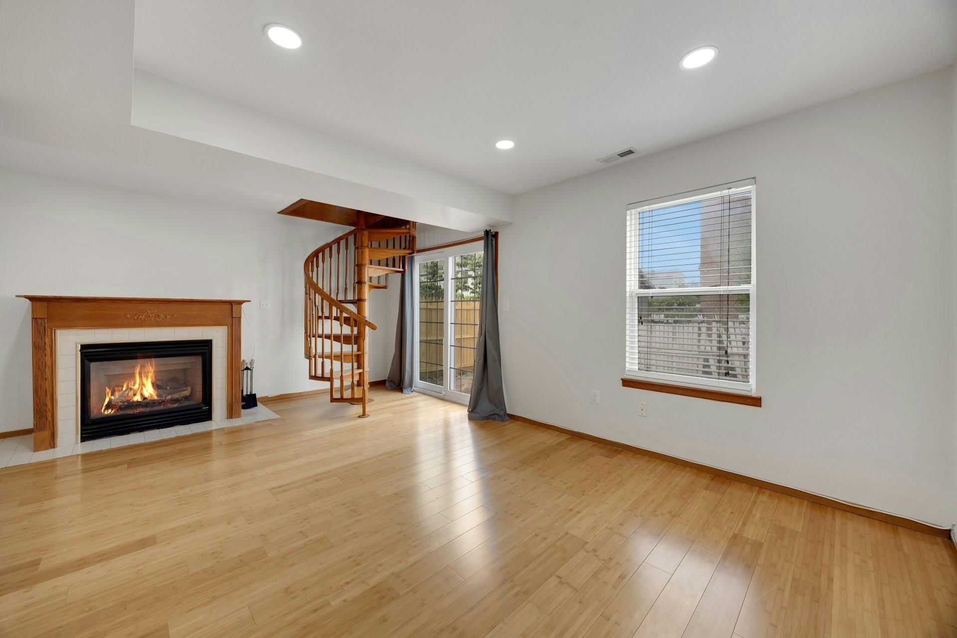 149 HOBART AVE