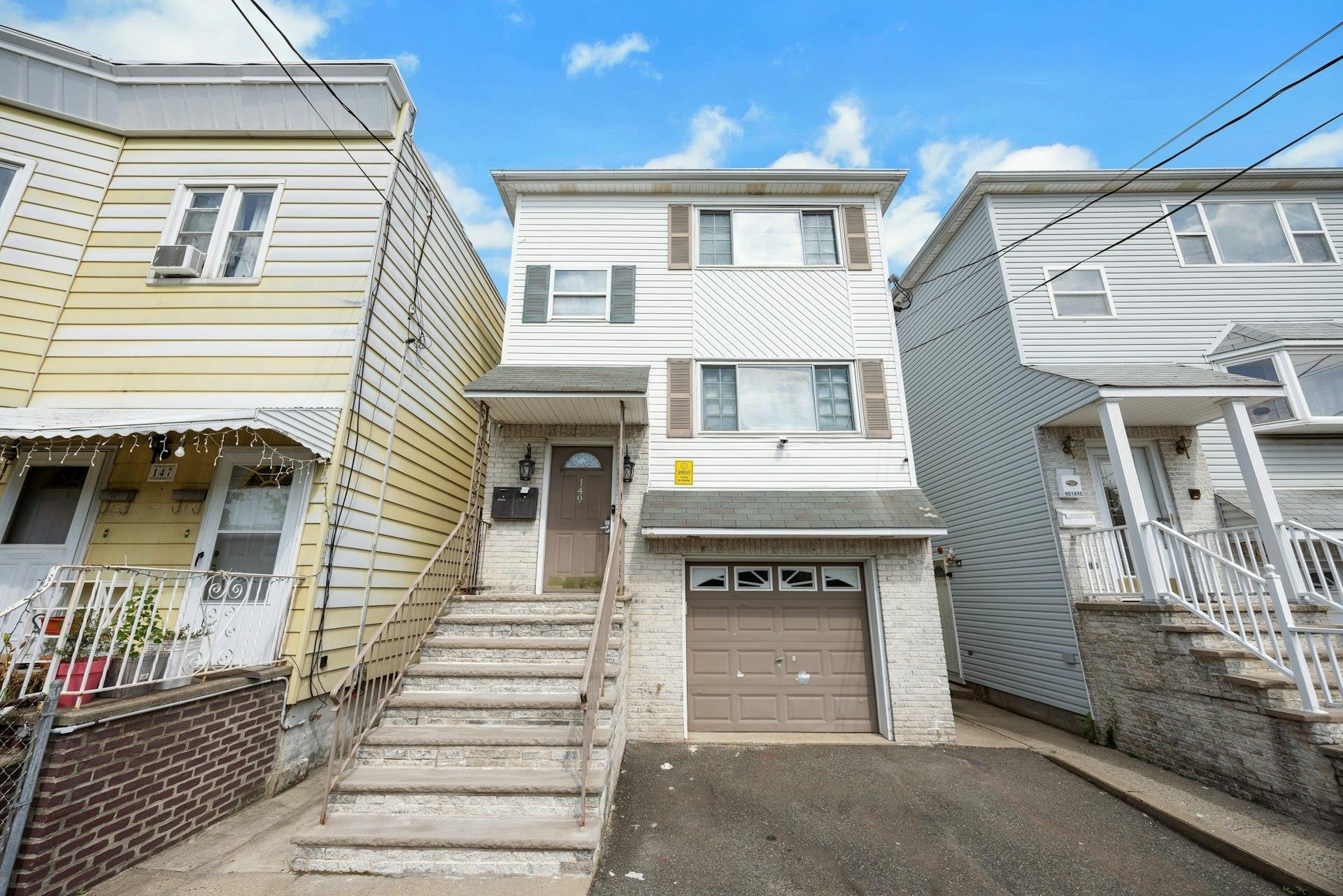 149 HOBART AVE