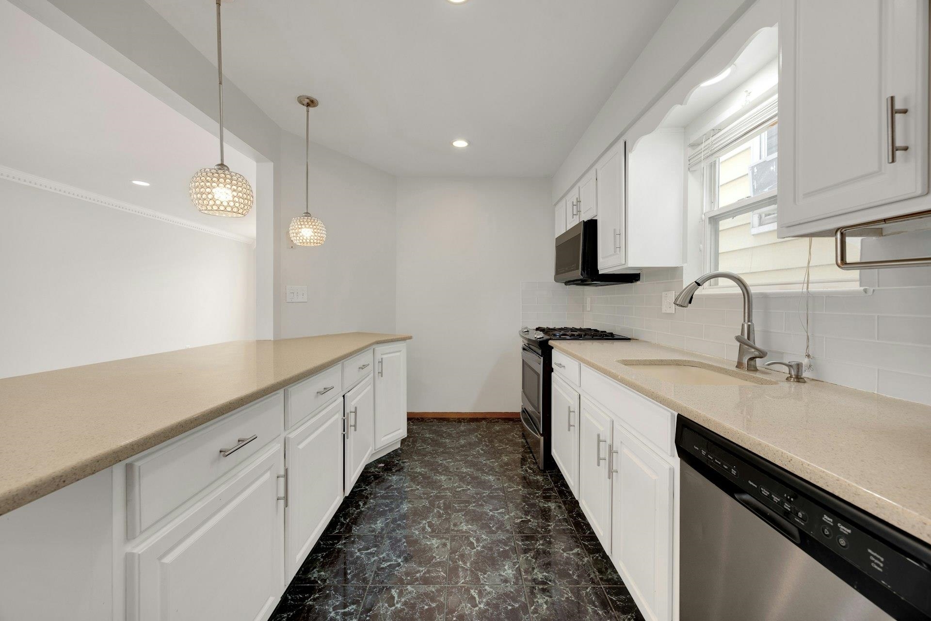 149 HOBART AVE