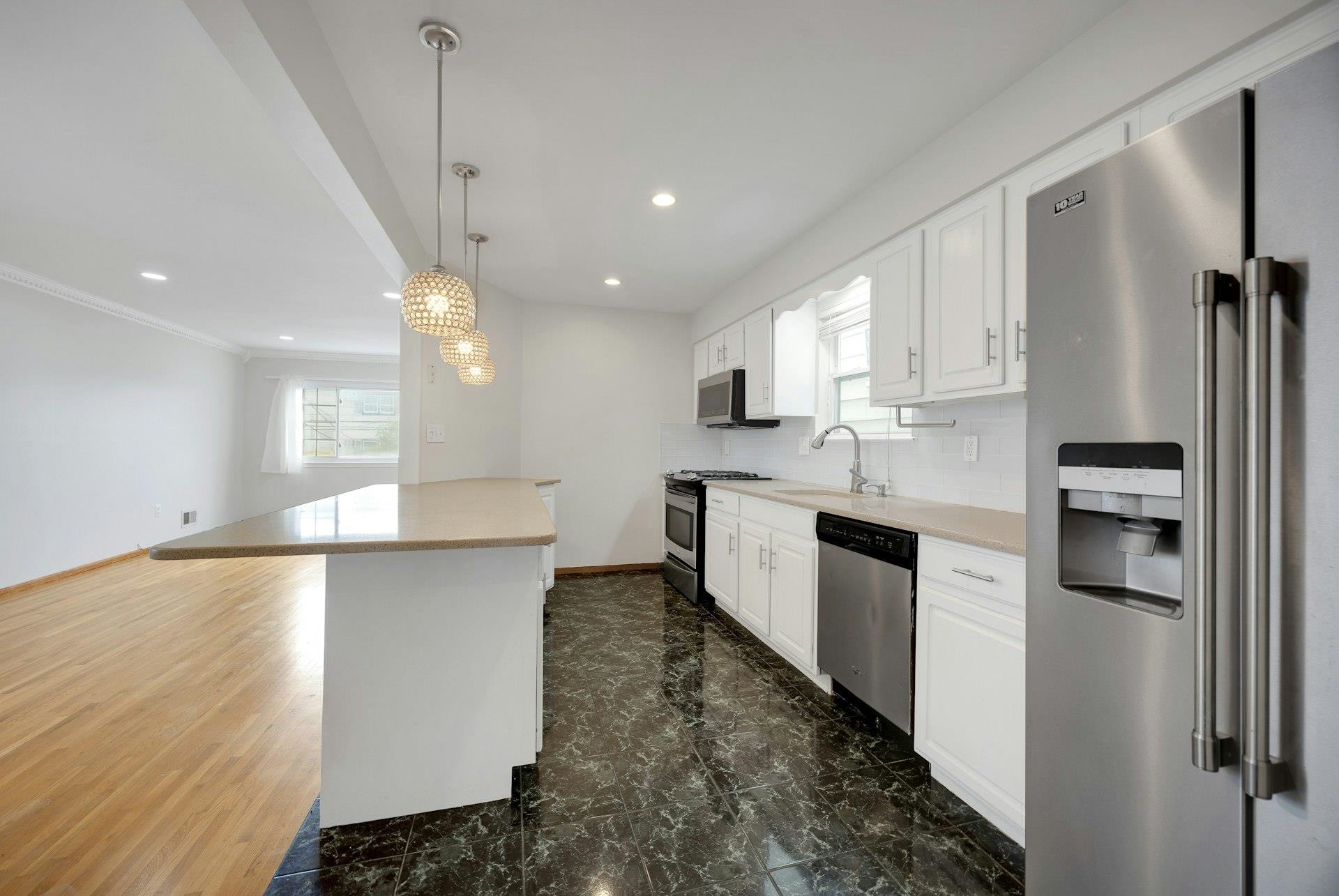 149 HOBART AVE