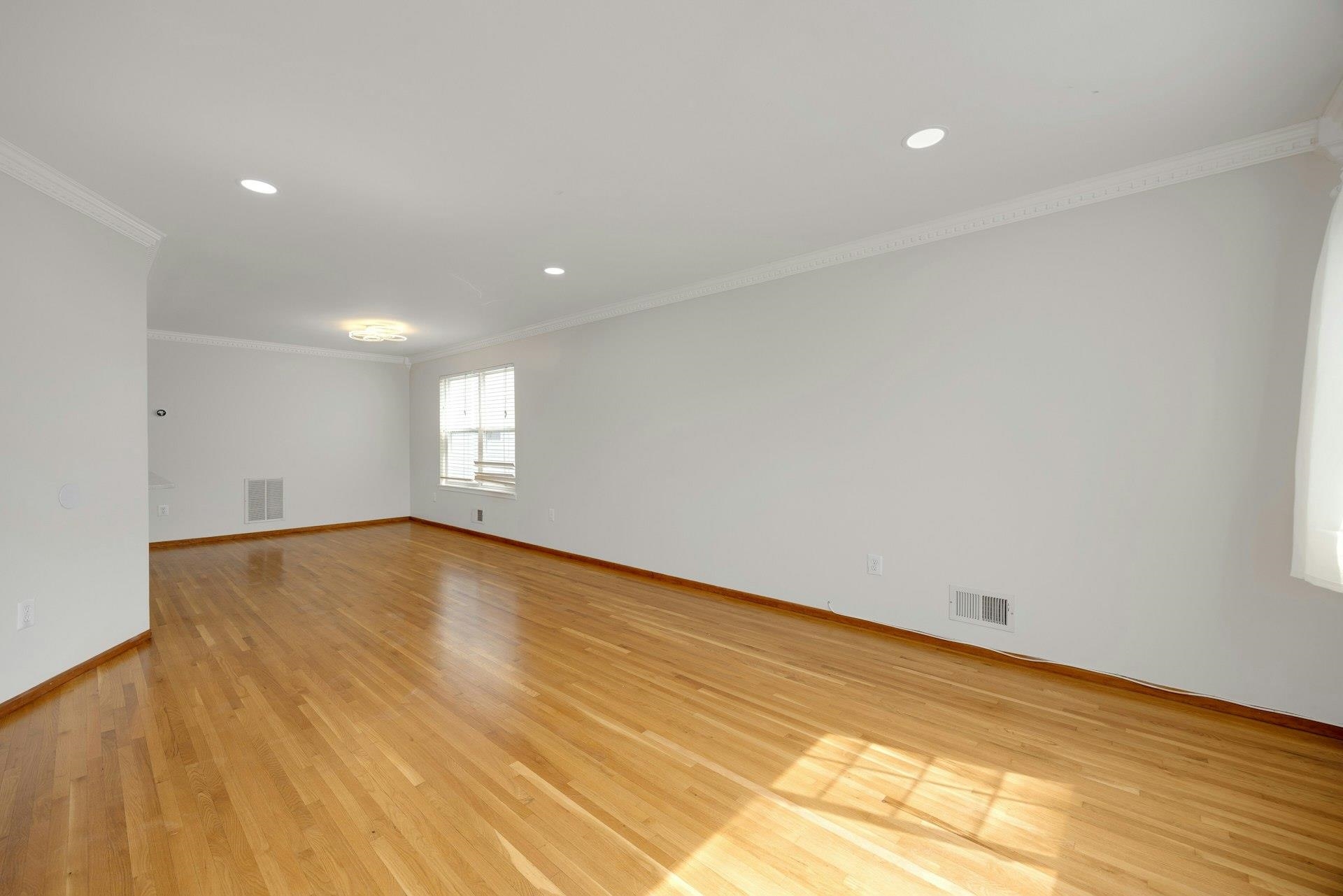 149 HOBART AVE