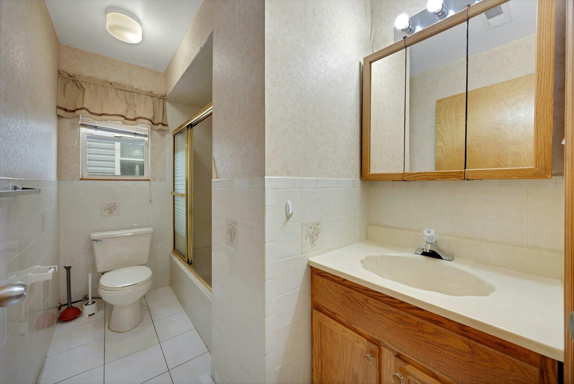 149 HOBART AVE