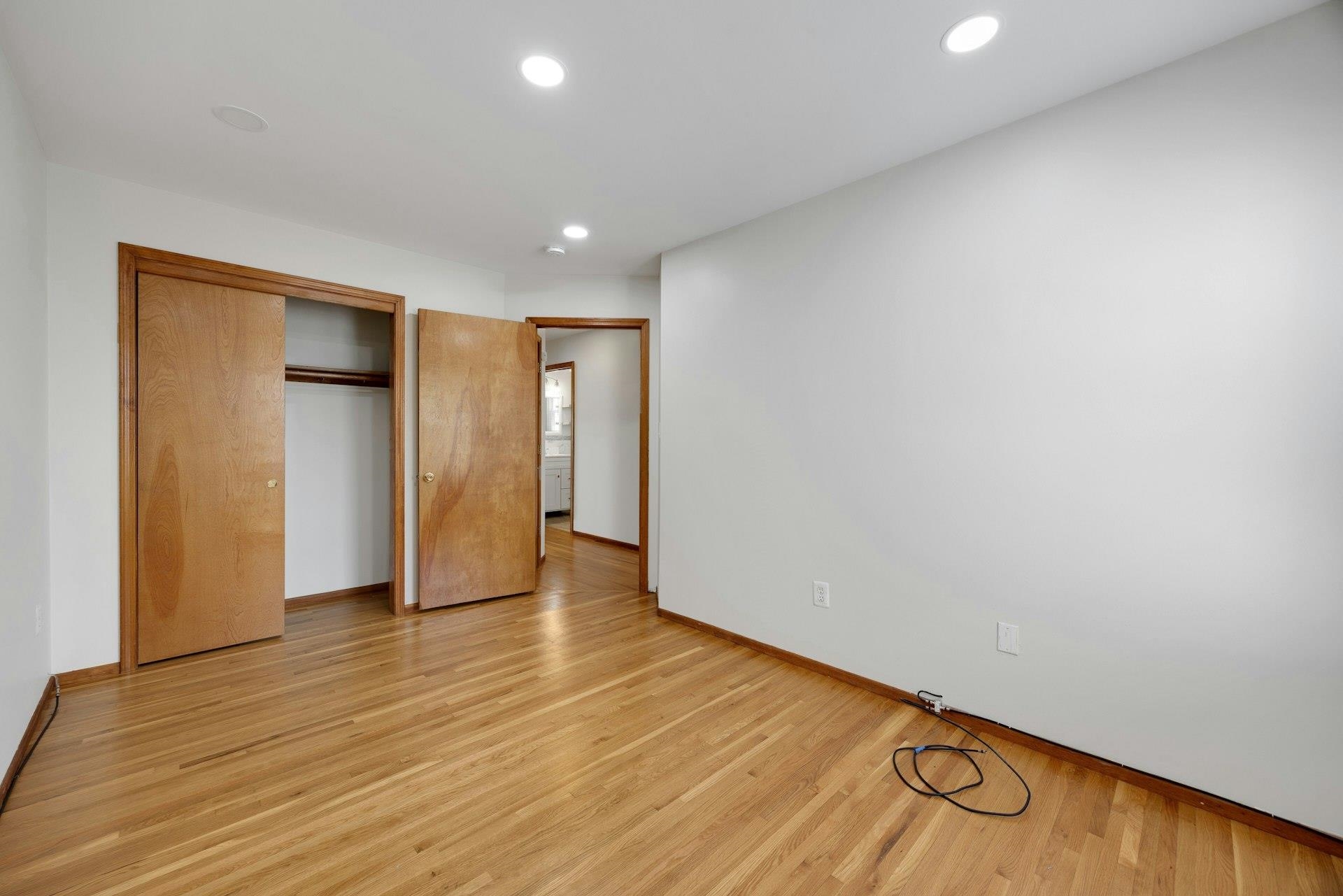 149 HOBART AVE