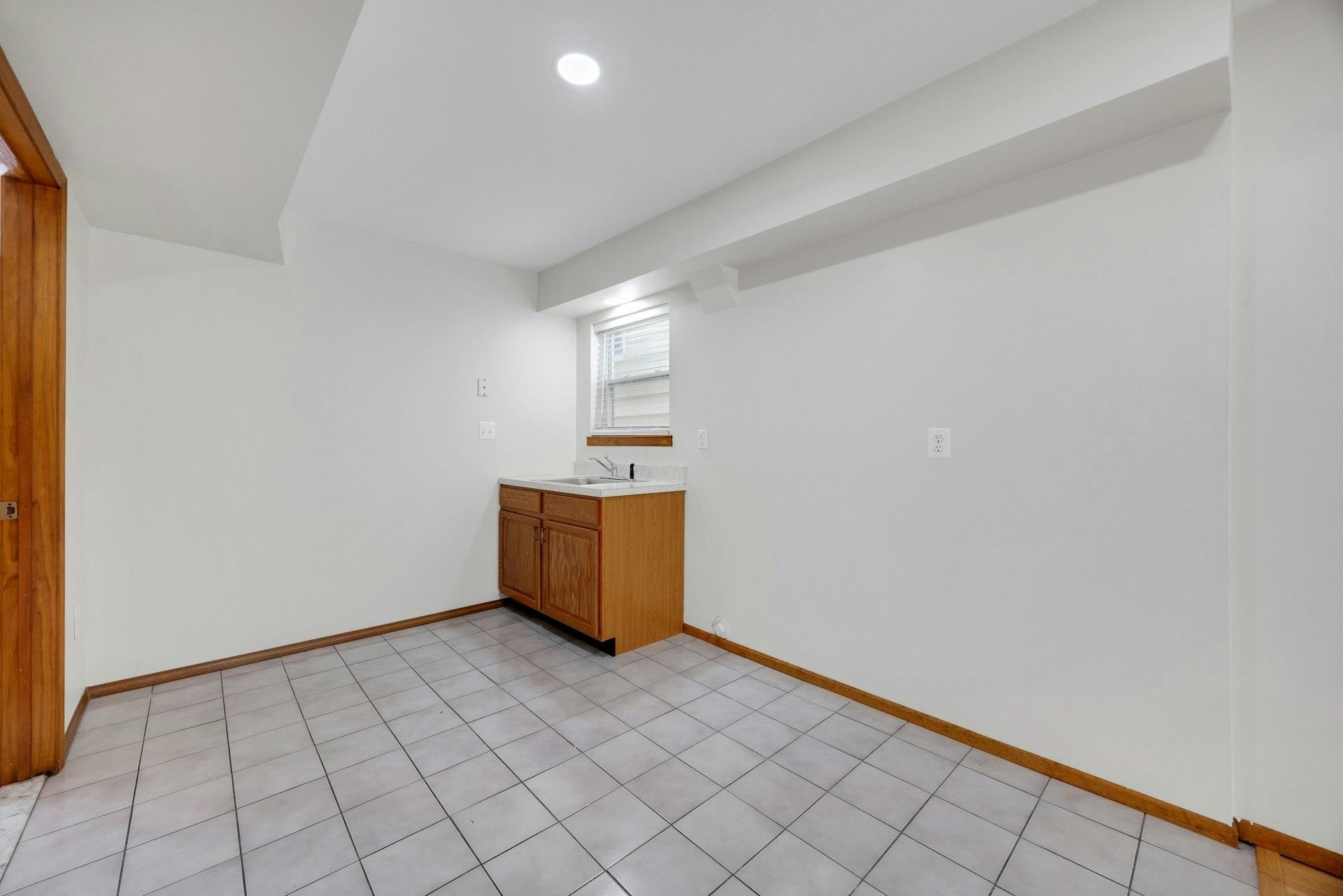 149 HOBART AVE