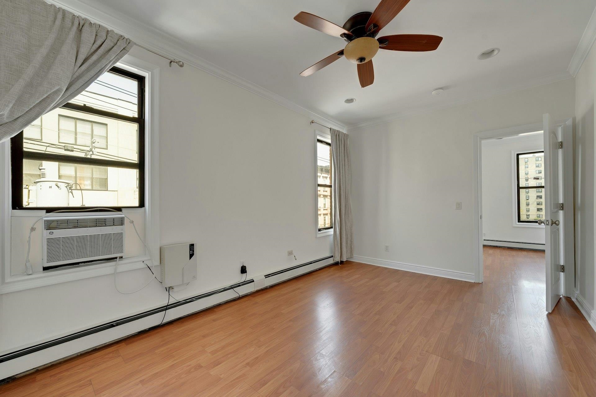 331 EAST GRAND ST Unit: 4