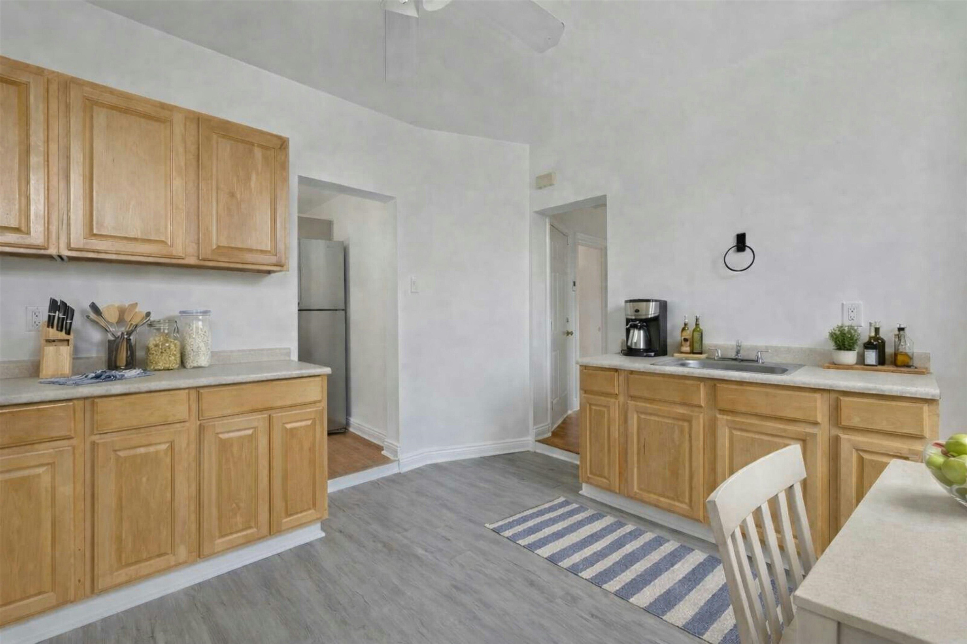 331 EAST GRAND ST Unit: 4