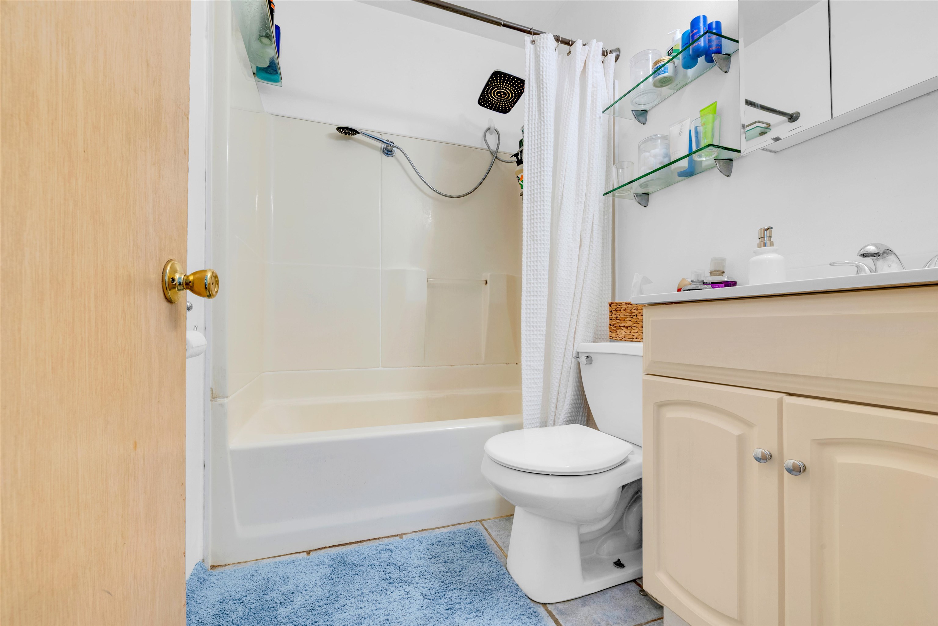 612 HUDSON ST Unit: 3