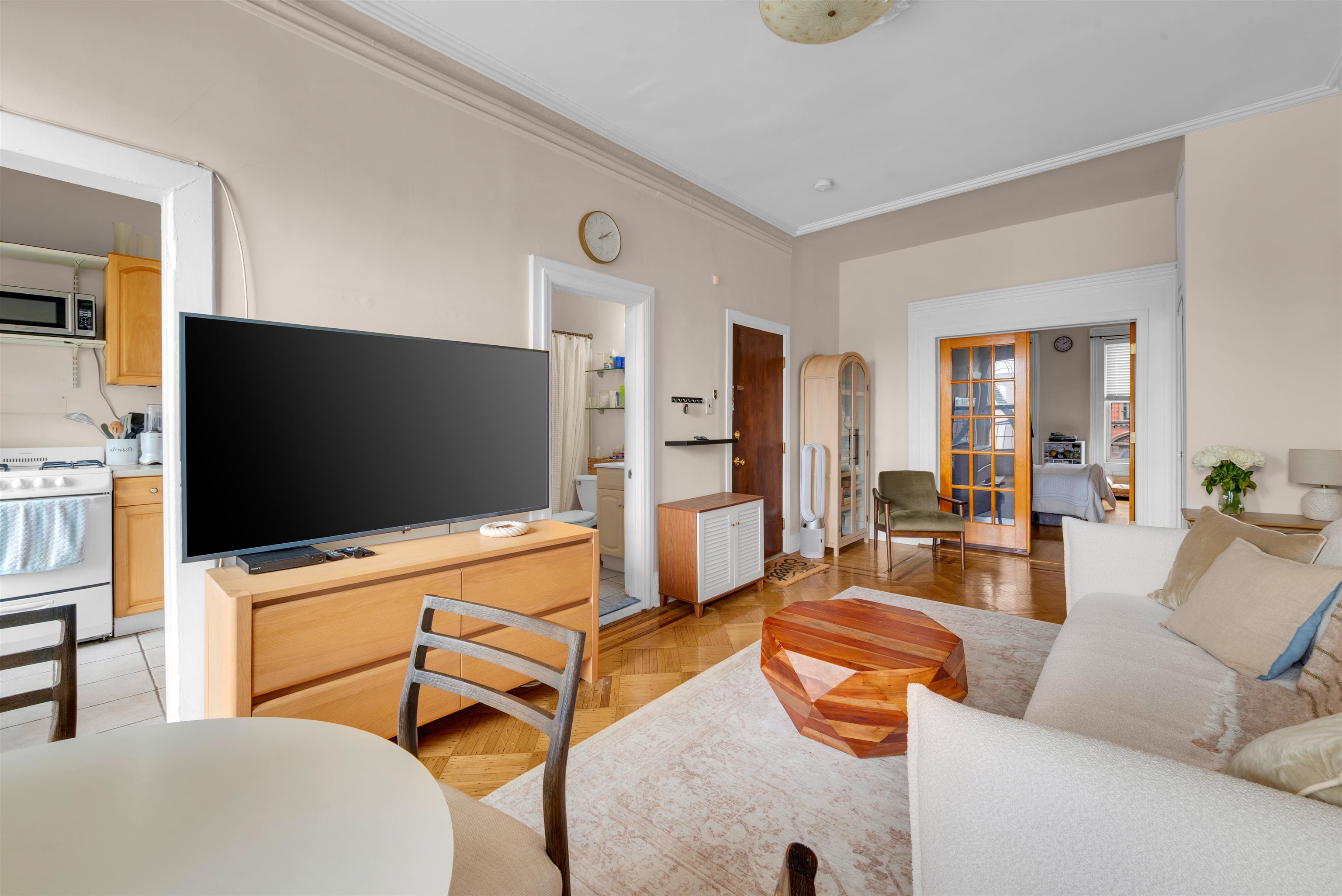 612 HUDSON ST Unit: 3