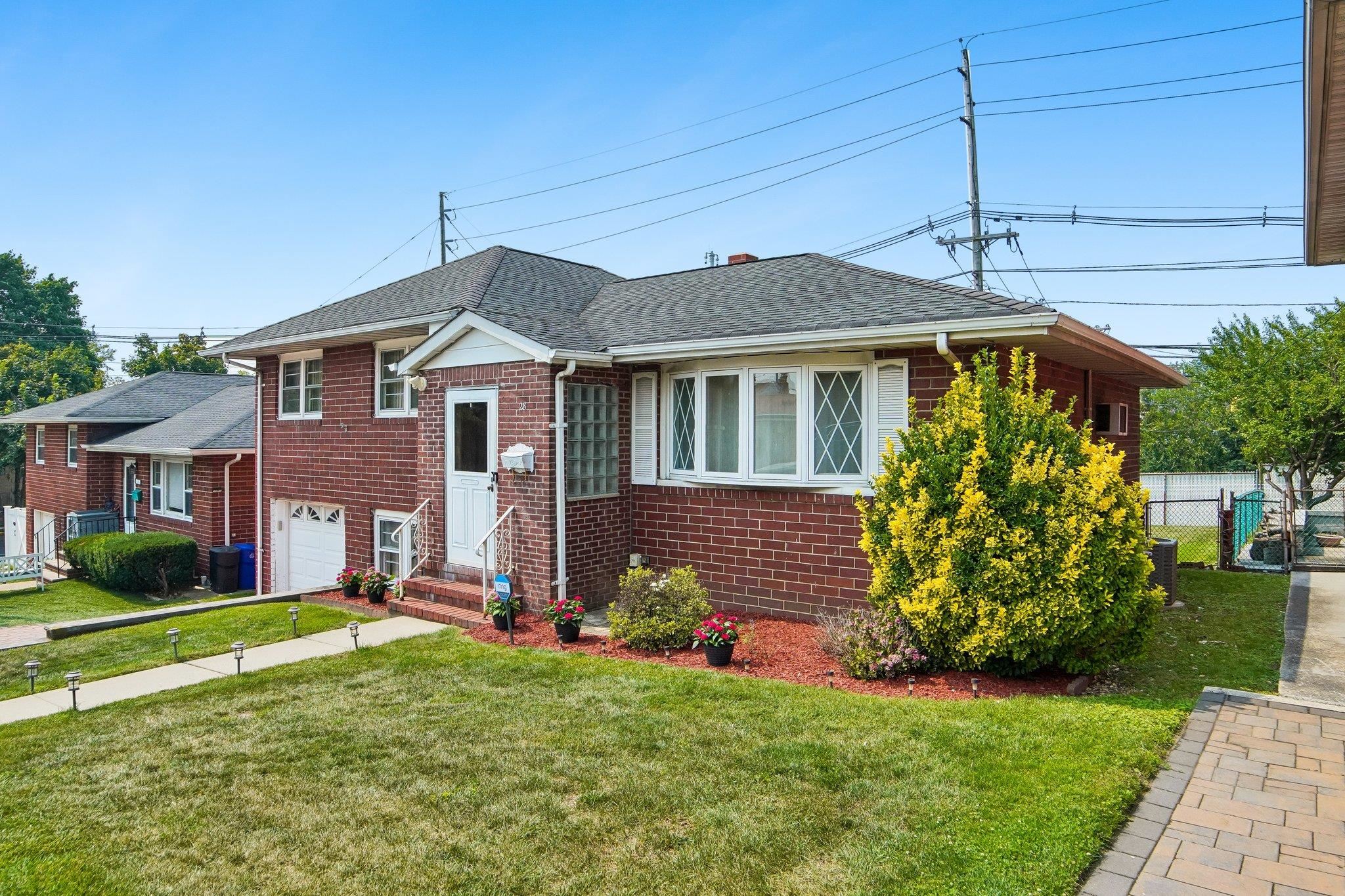 28 PIKEVIEW TERRACE