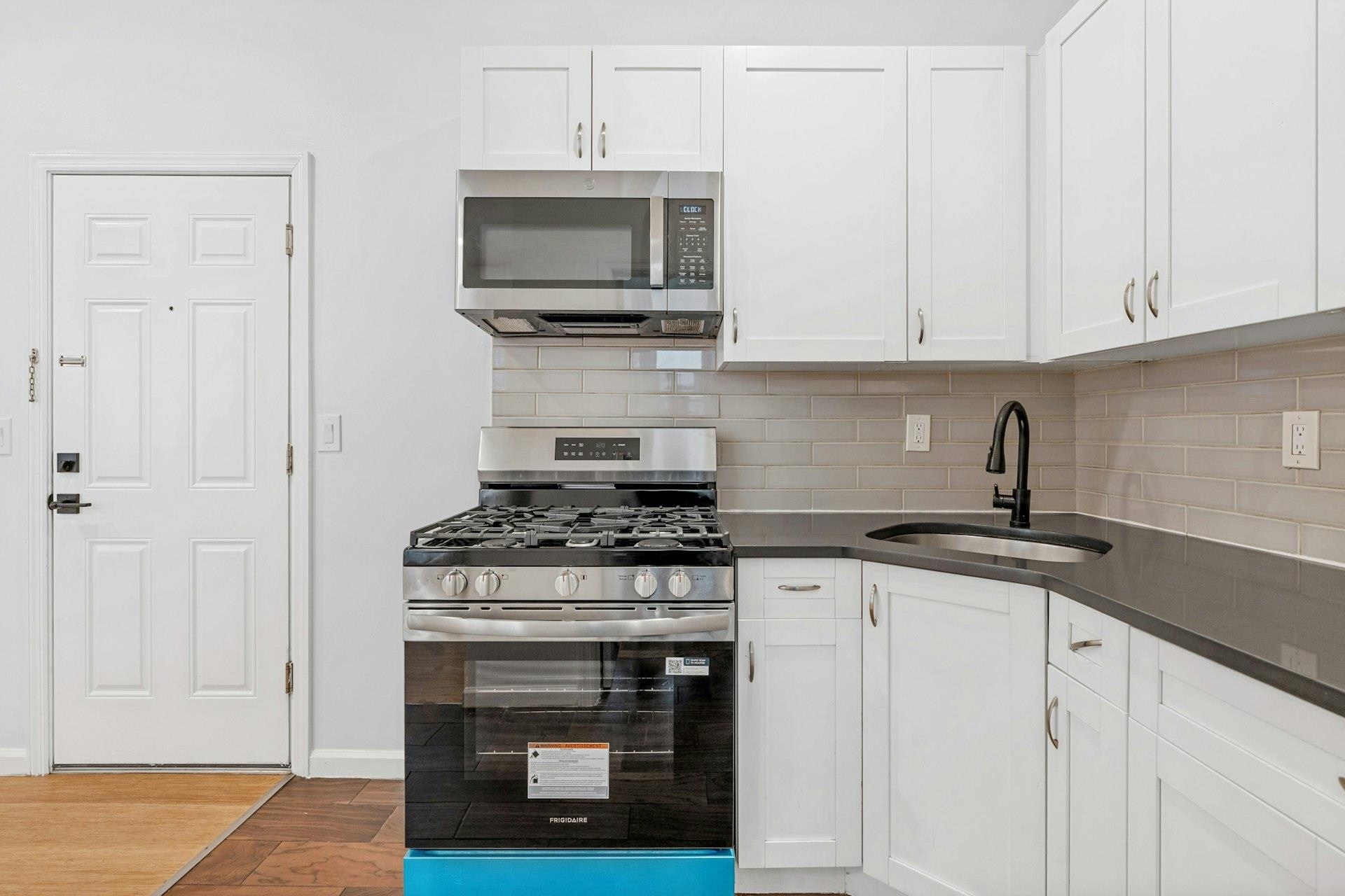 344 DANFORTH AVE Unit: Unit 1