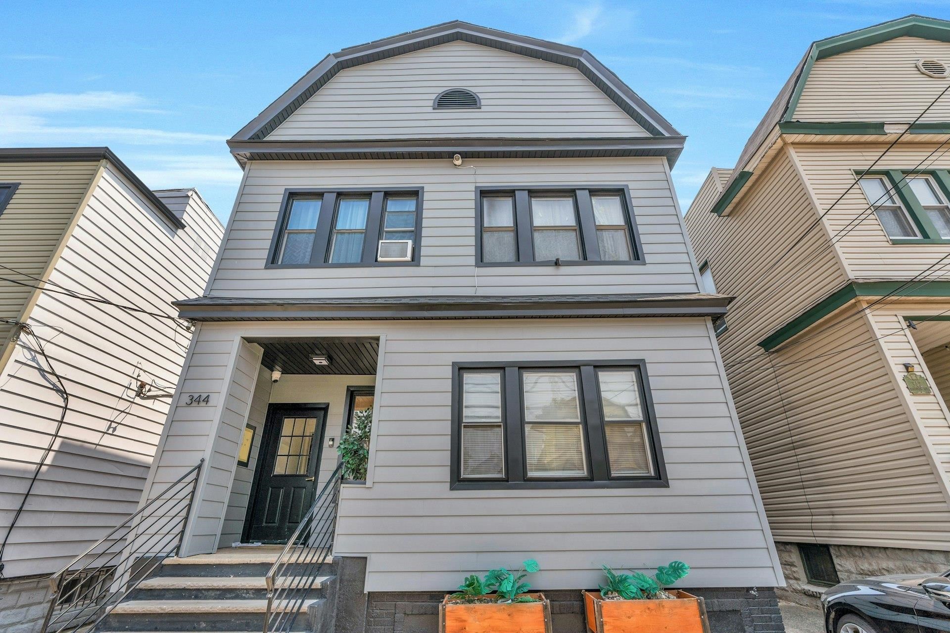 344 DANFORTH AVE Unit: Unit 1