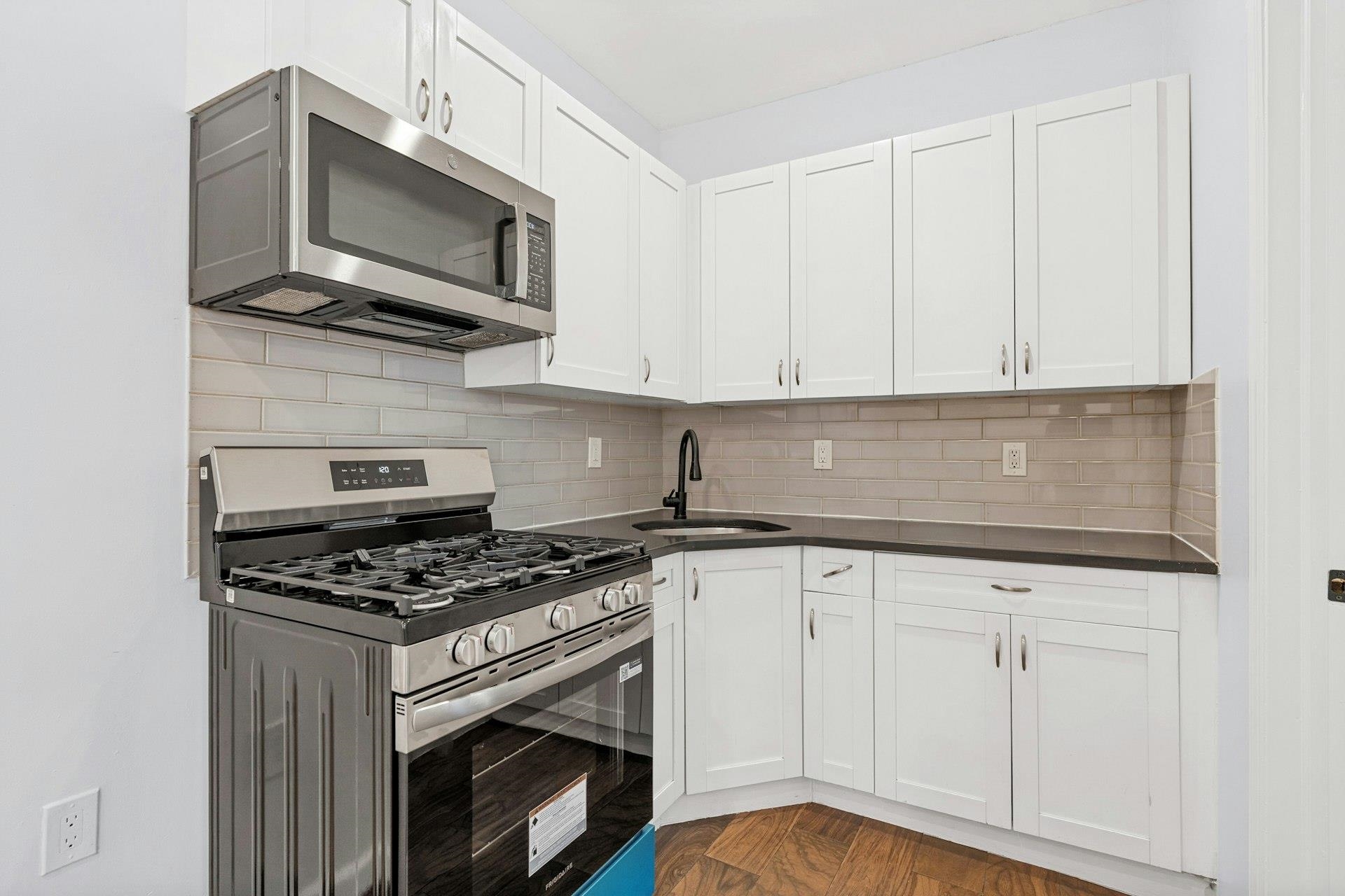344 DANFORTH AVE Unit: Unit 1