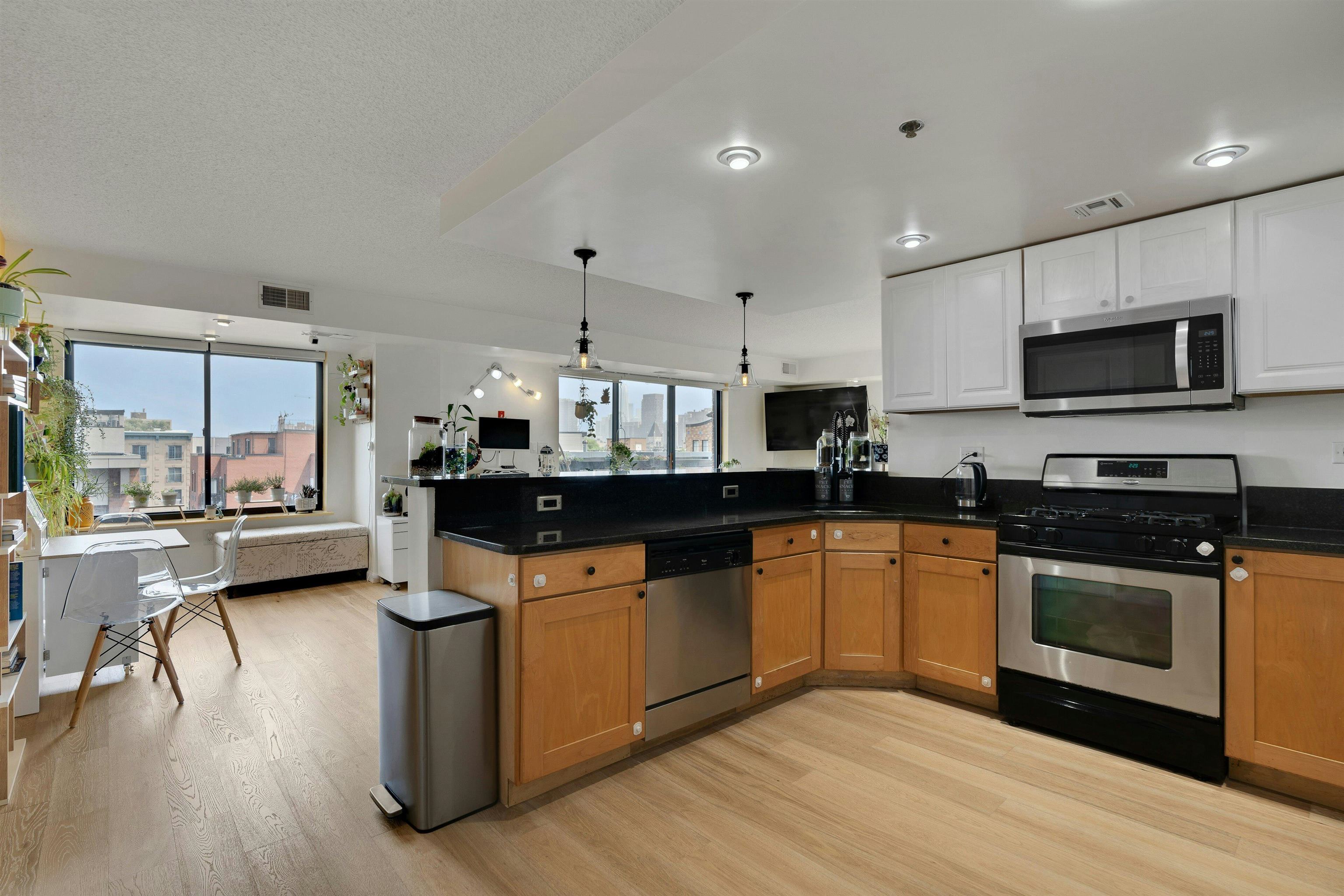 700 1ST ST Unit: 6H