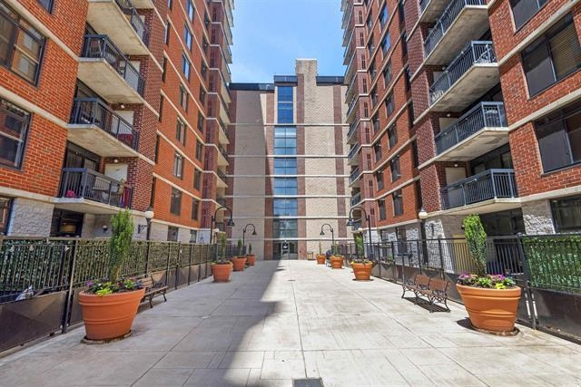 700 1ST ST Unit: 6H