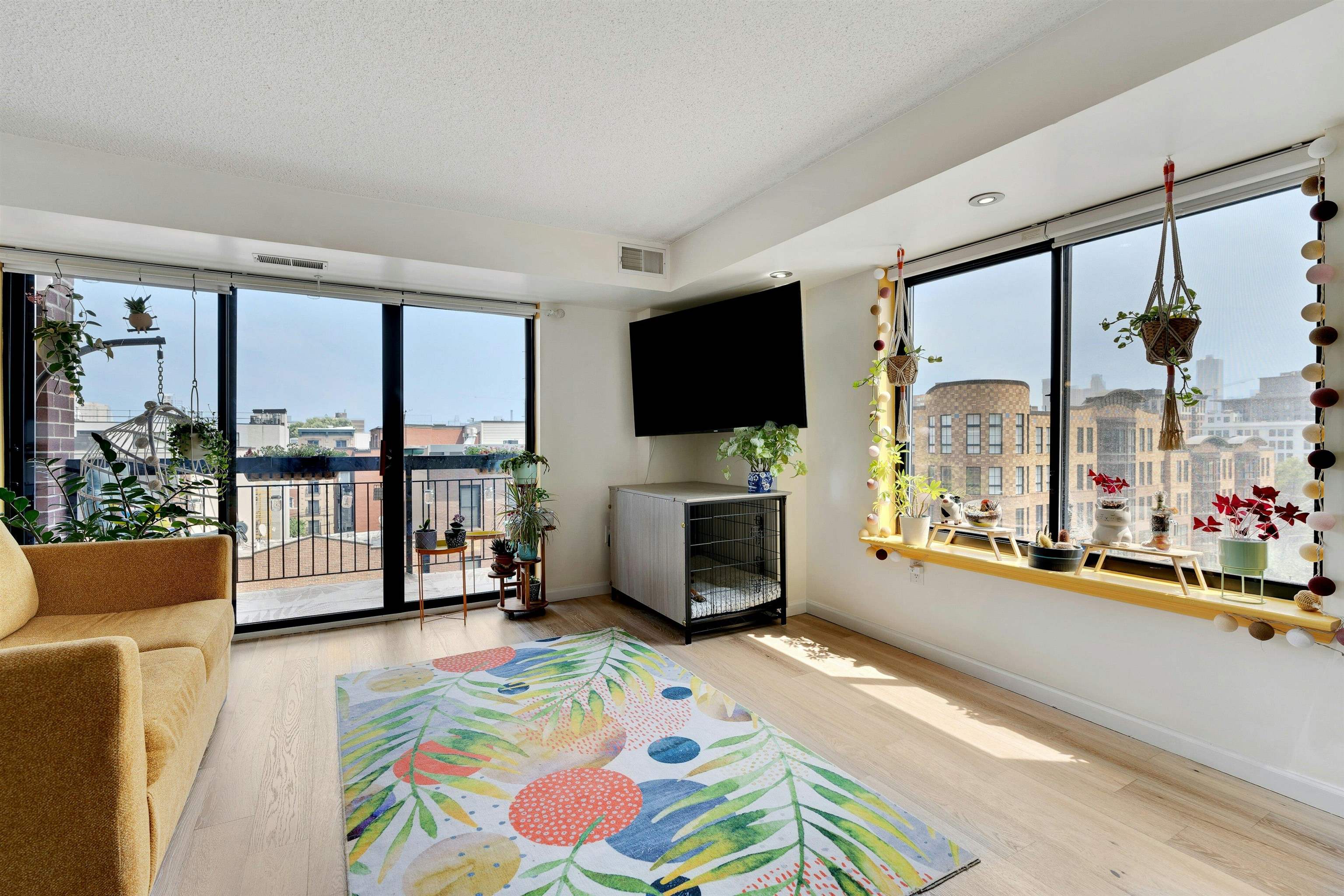 700 1ST ST Unit: 6H