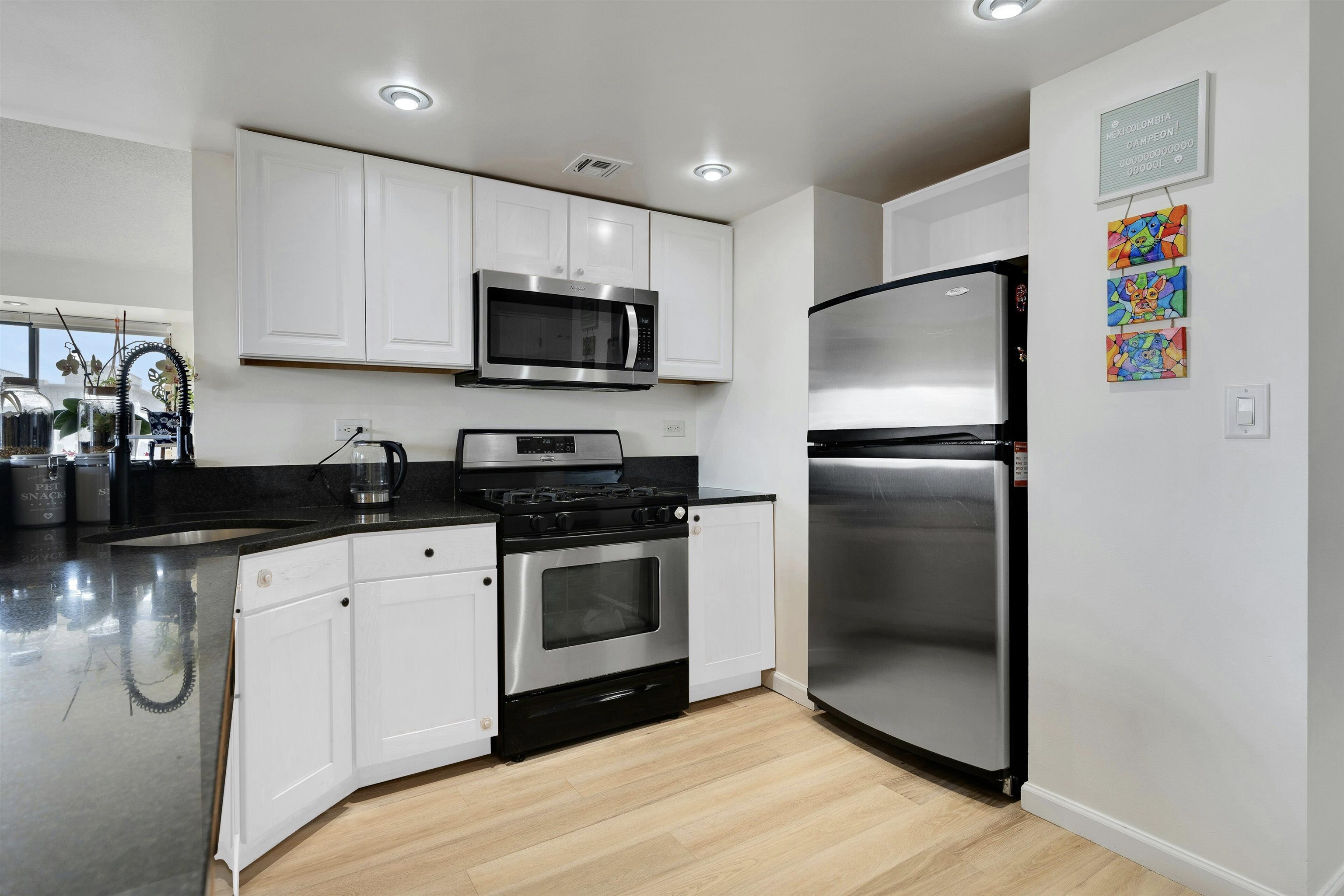 700 1ST ST Unit: 6H