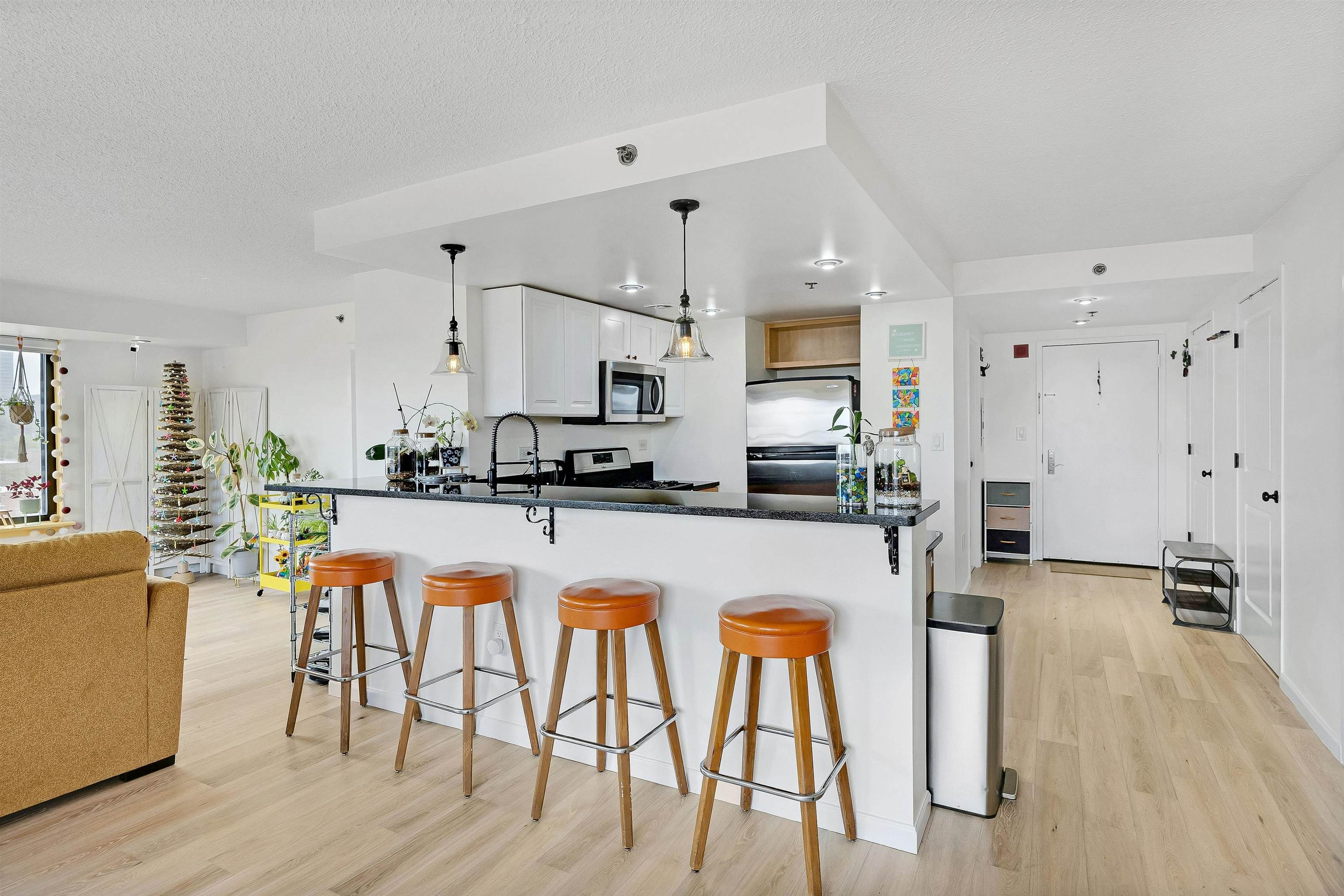 700 1ST ST Unit: 6H