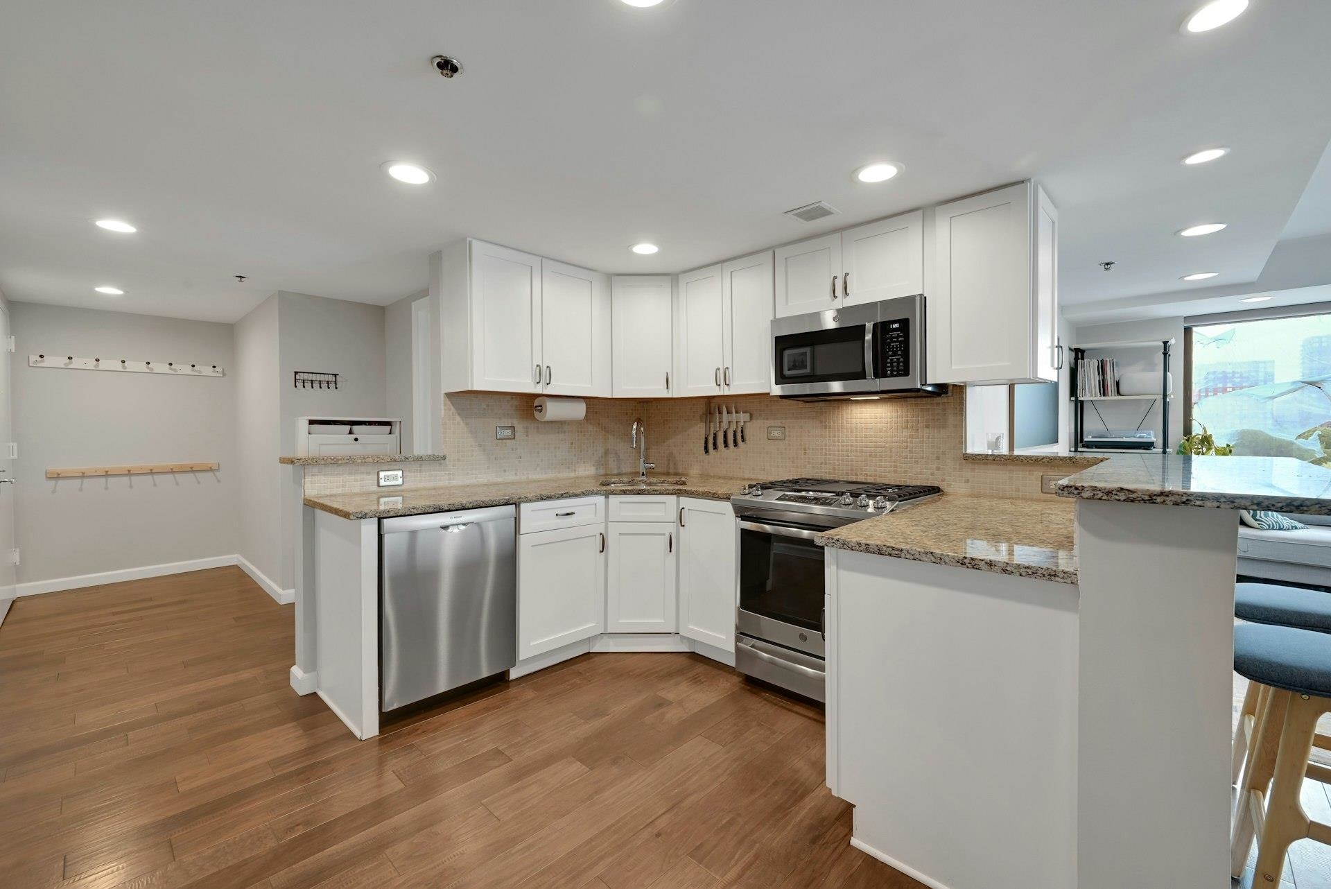 700 1ST ST Unit: 9W