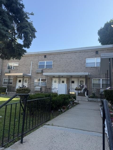 1120 50TH ST Unit: 8