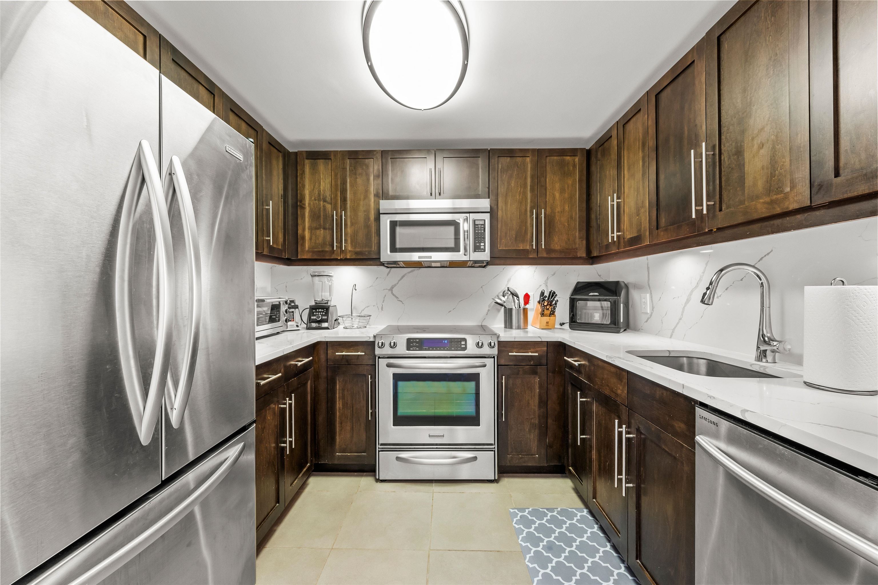 88 MORGAN ST Unit: PH6-3