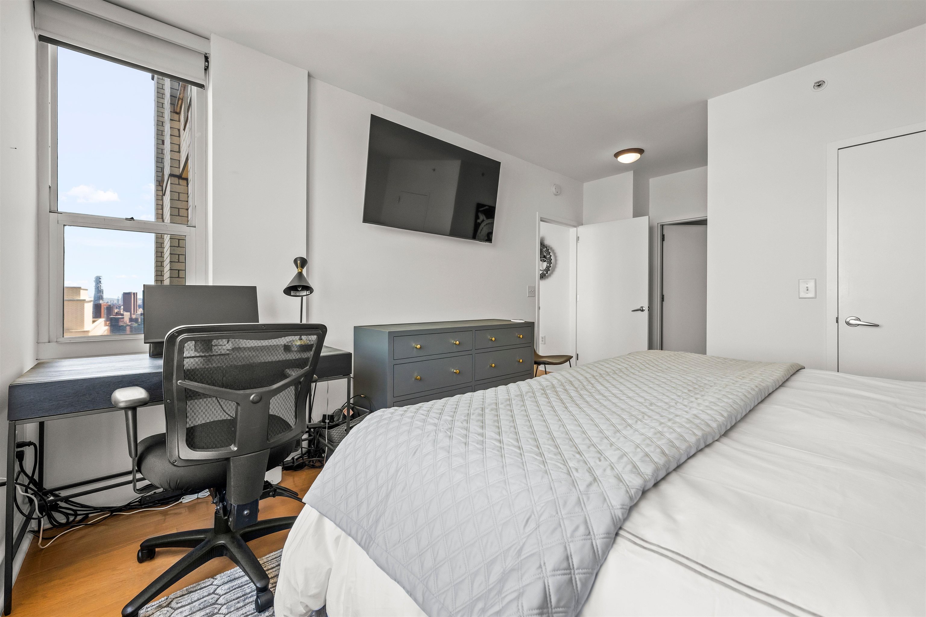88 MORGAN ST Unit: PH6-3
