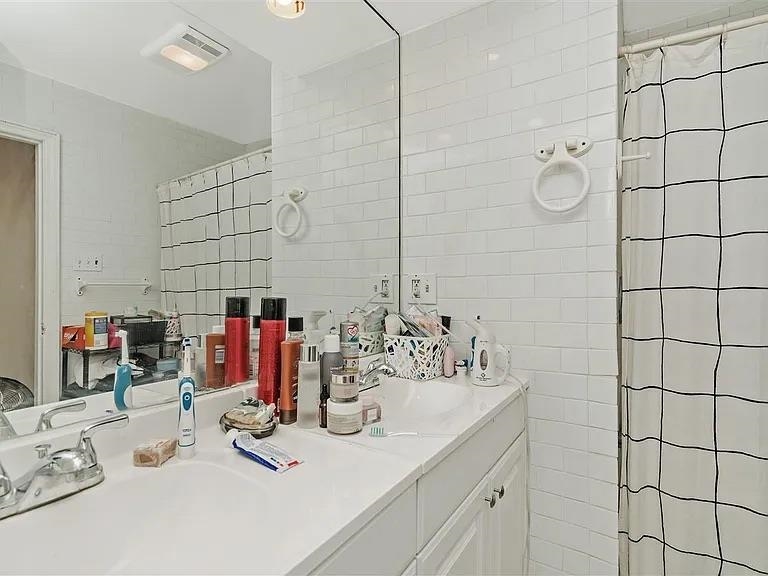 1214 WASHINGTON ST Unit: 3