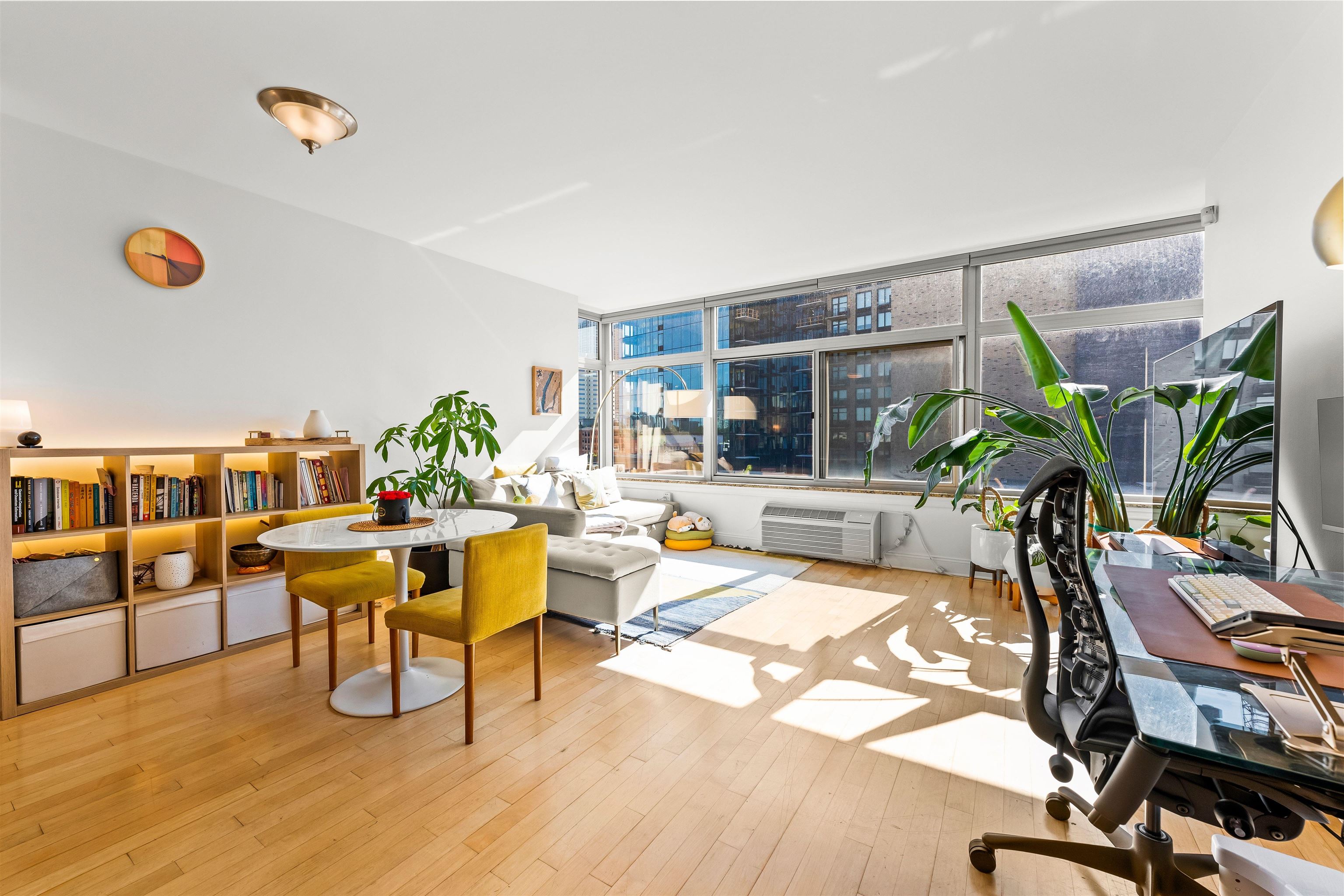 10 REGENT ST Unit: 614