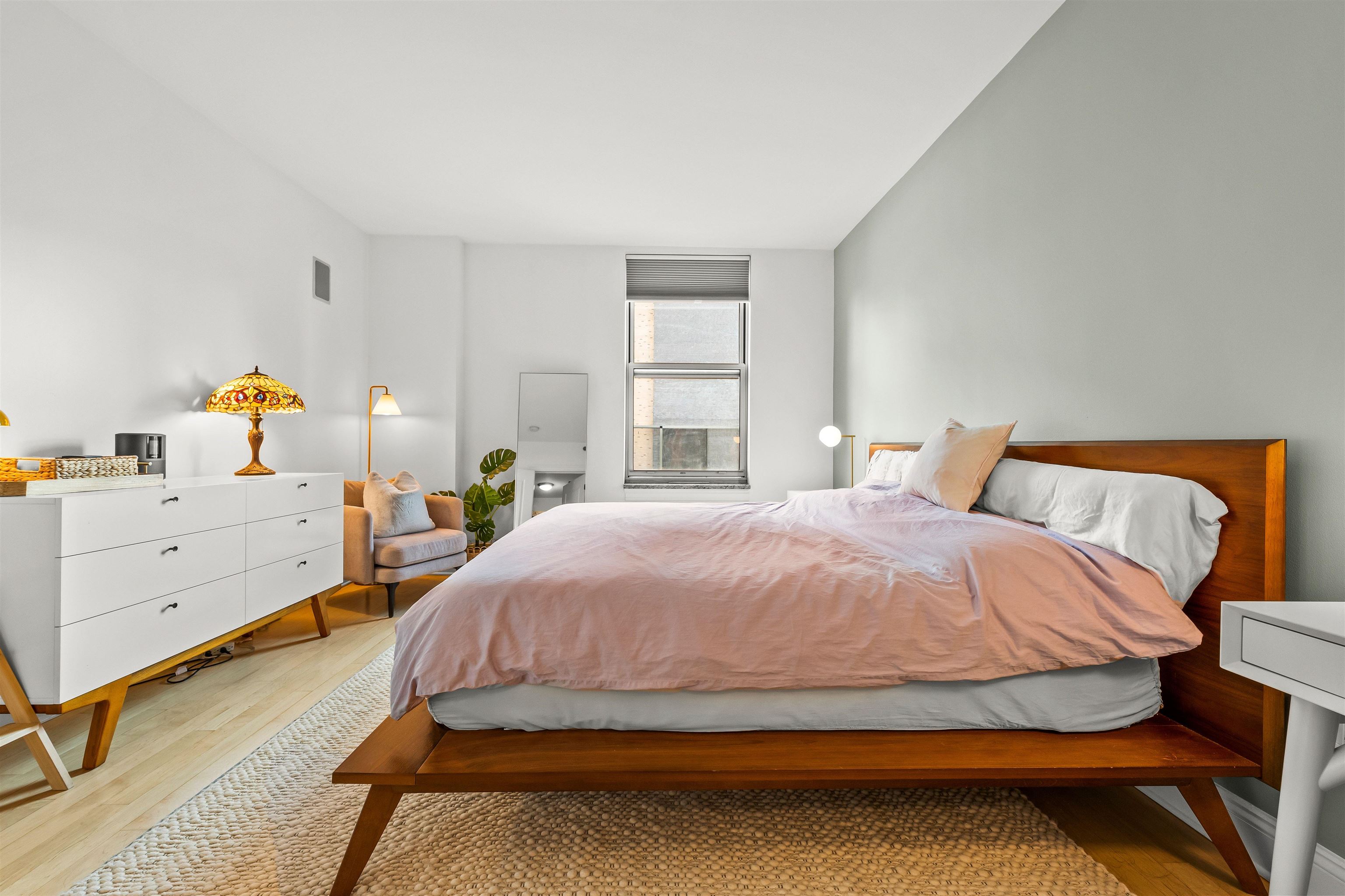 10 REGENT ST Unit: 614