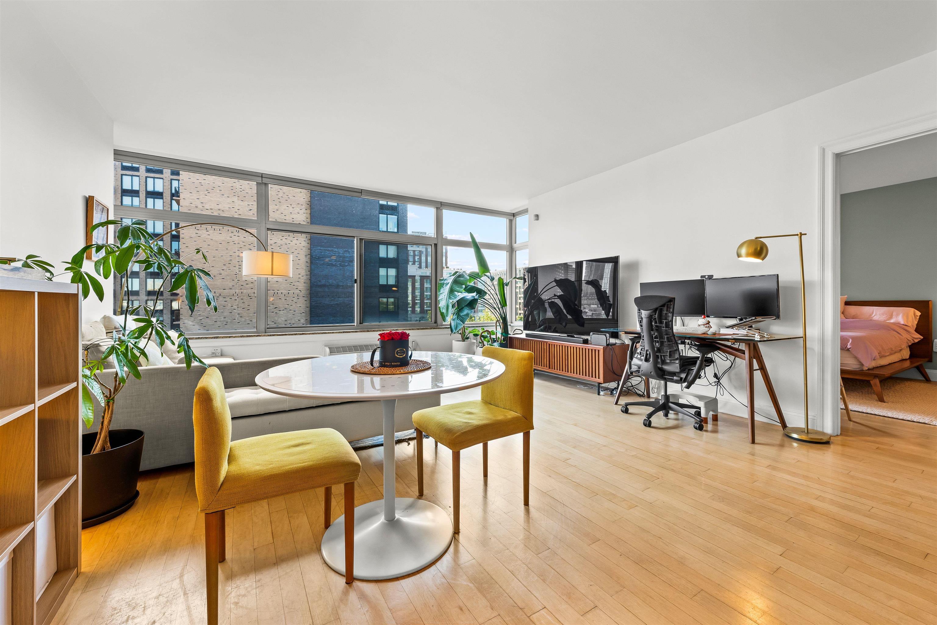 10 REGENT ST Unit: 614