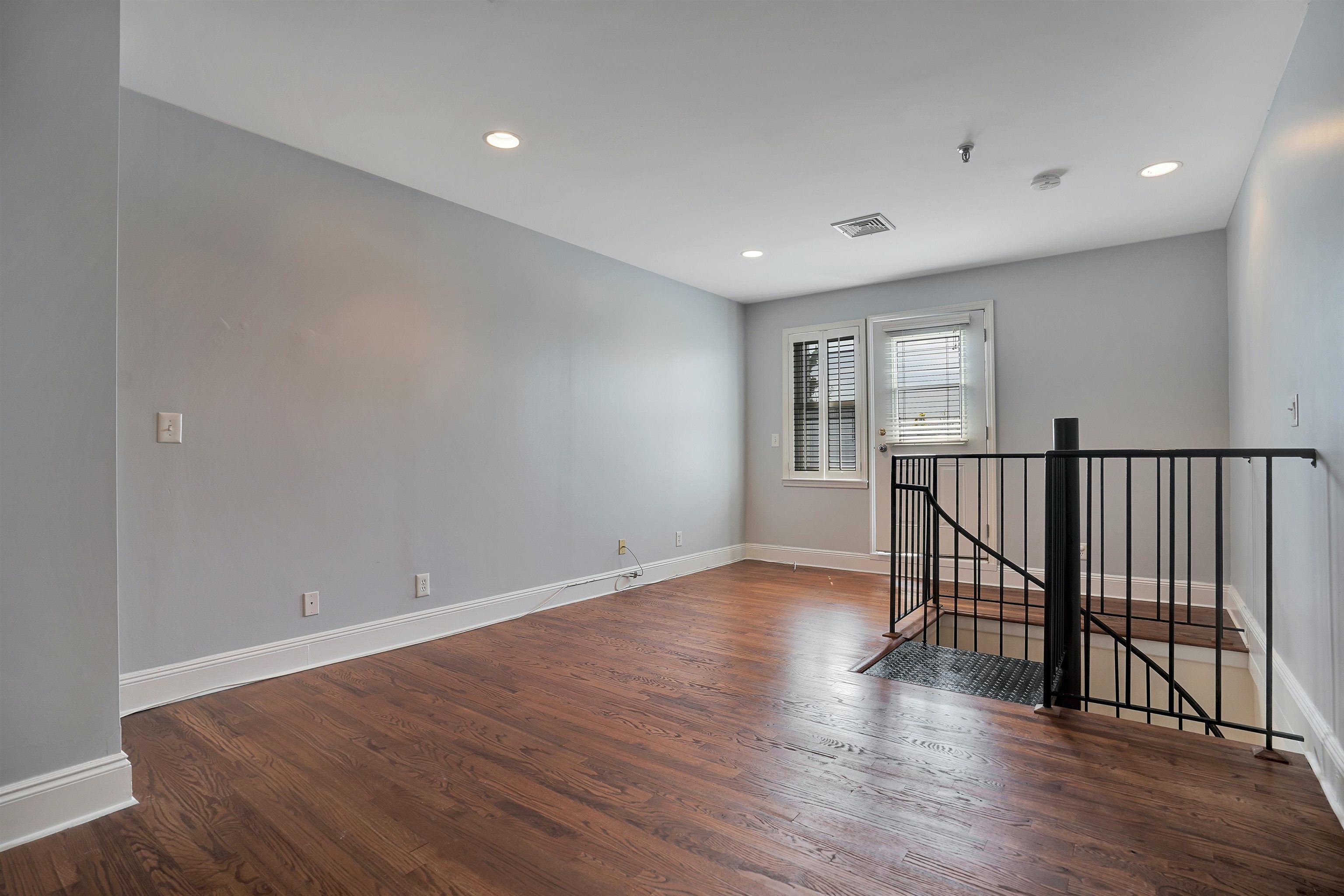 167 WAYNE ST Unit: 403T