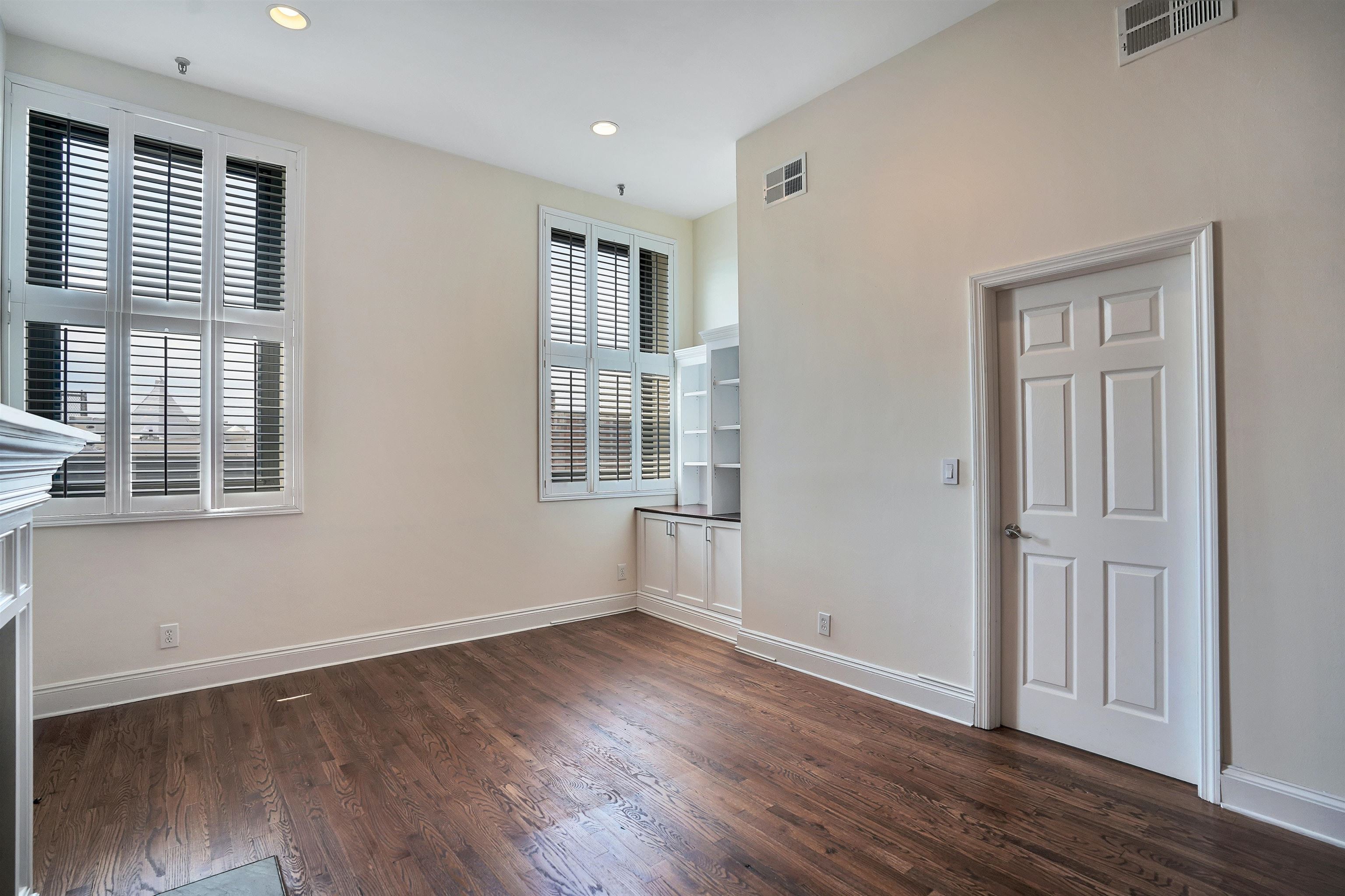 167 WAYNE ST Unit: 403T