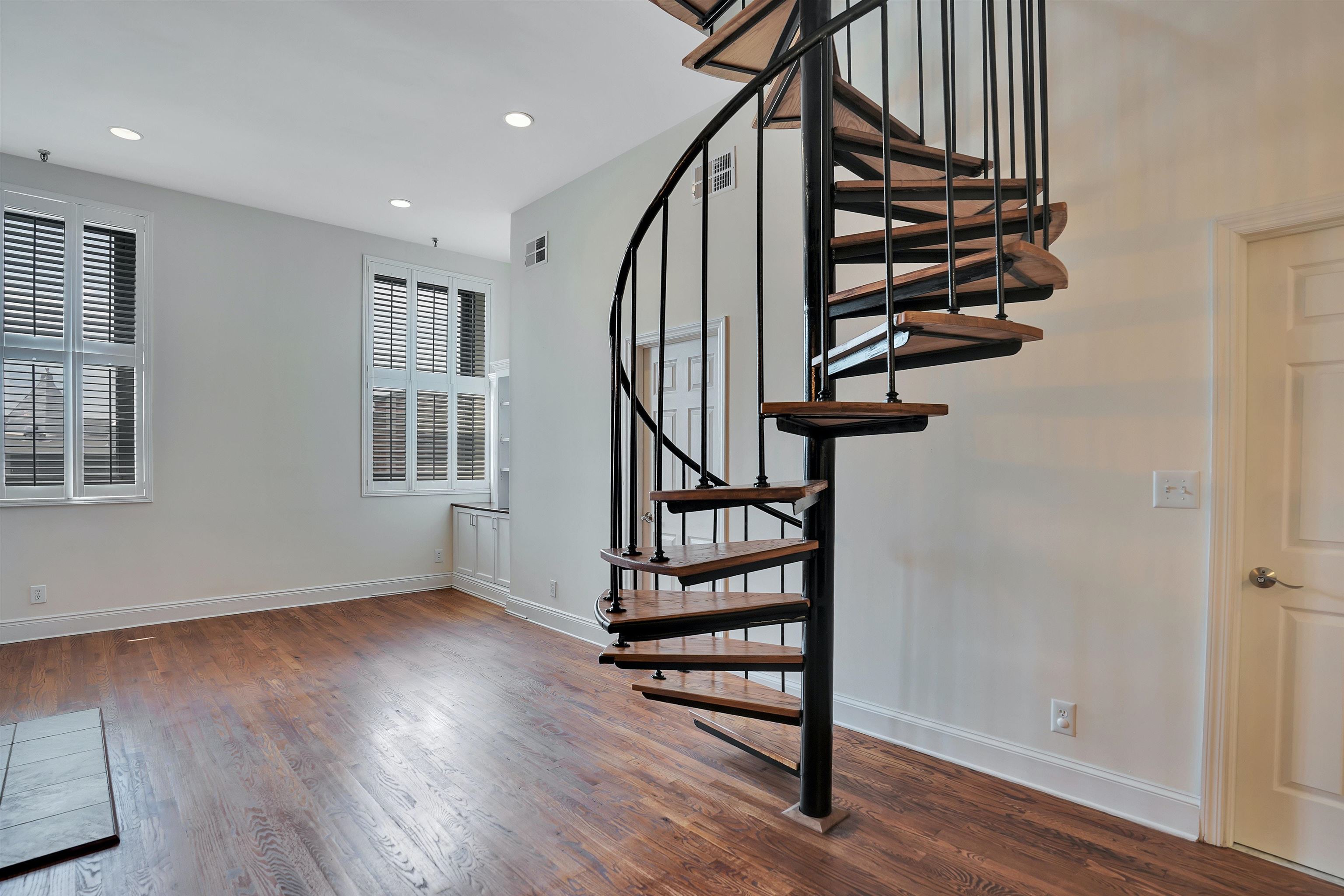 167 WAYNE ST Unit: 403T