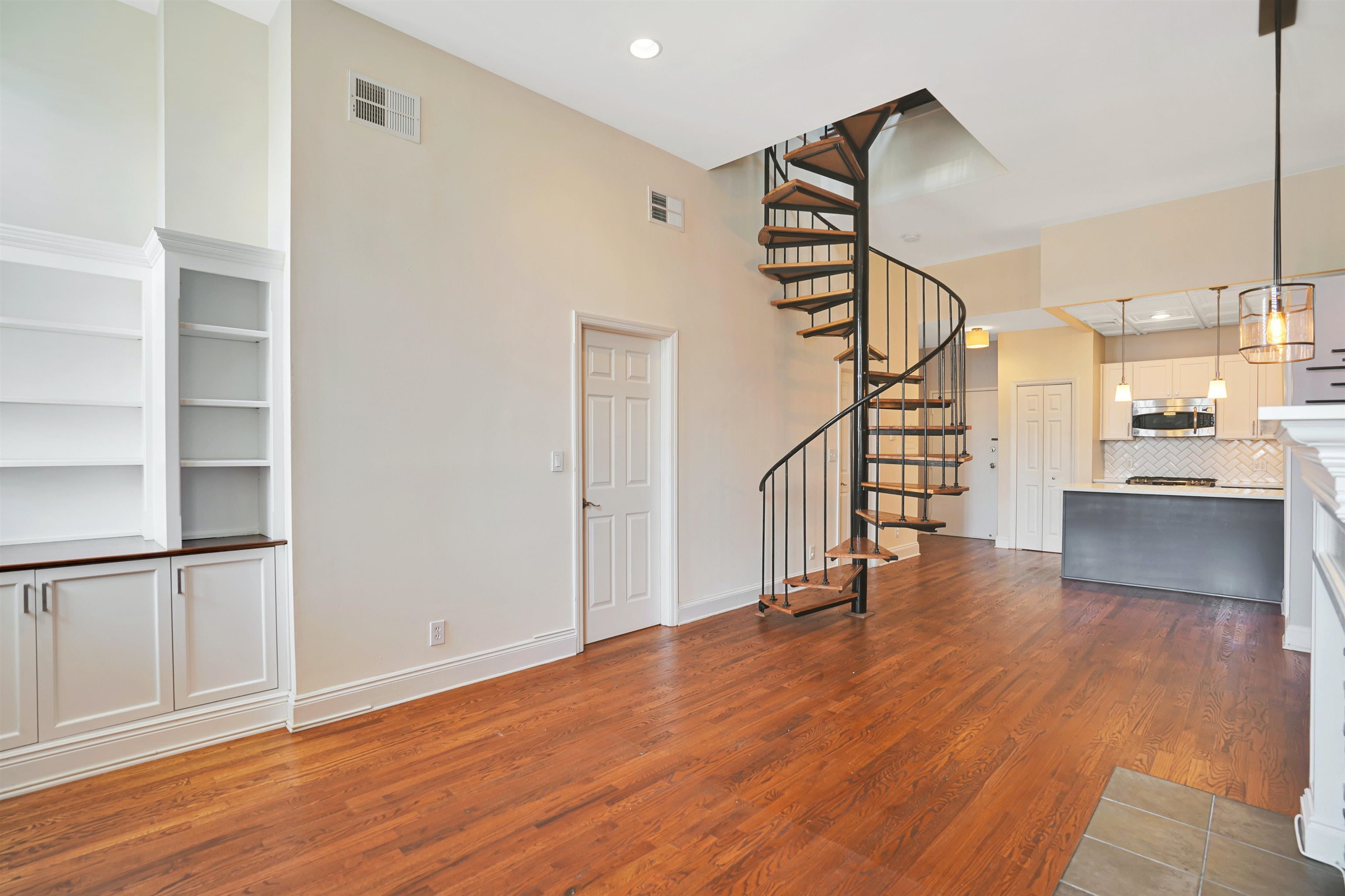167 WAYNE ST Unit: 403T