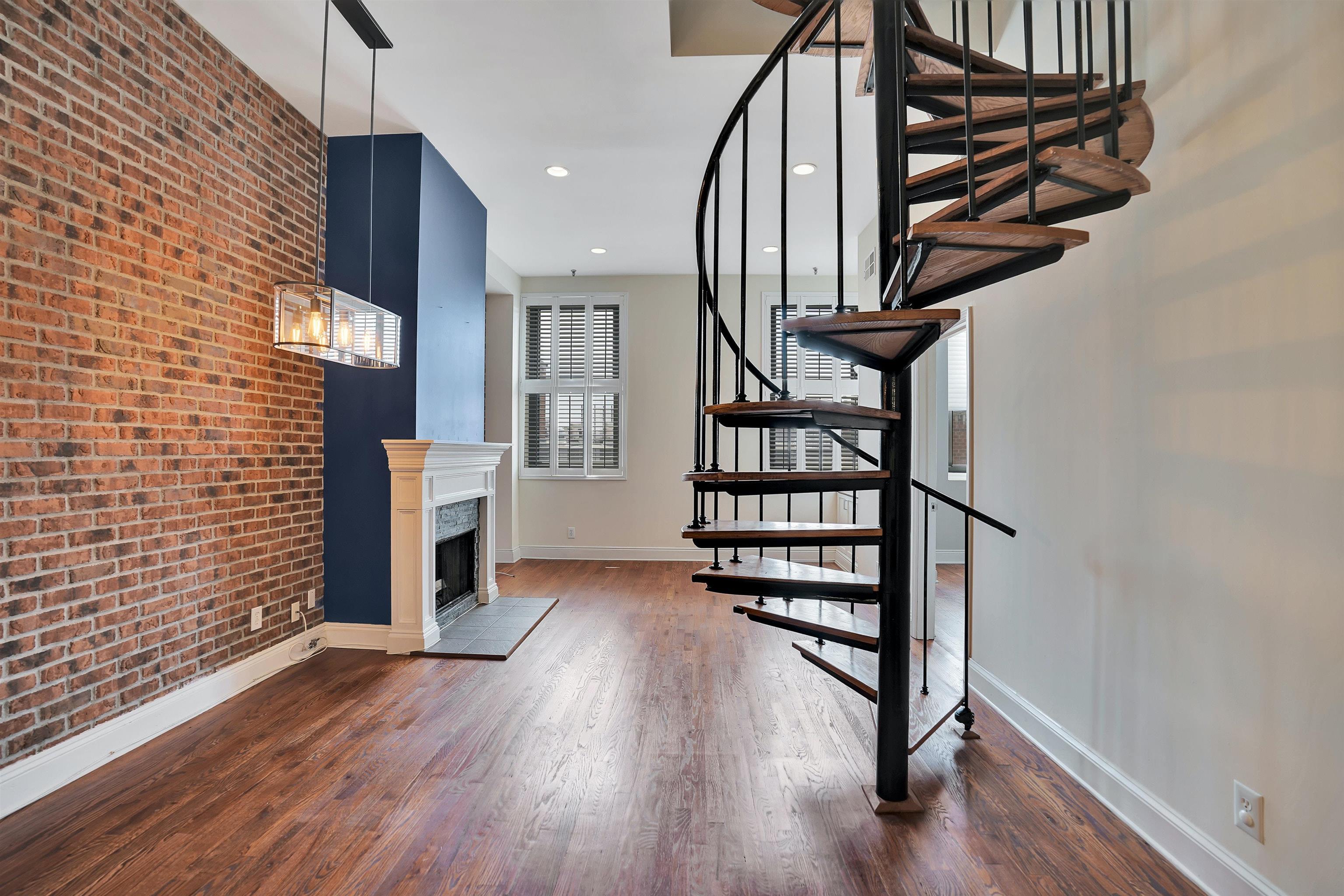 167 WAYNE ST Unit: 403T