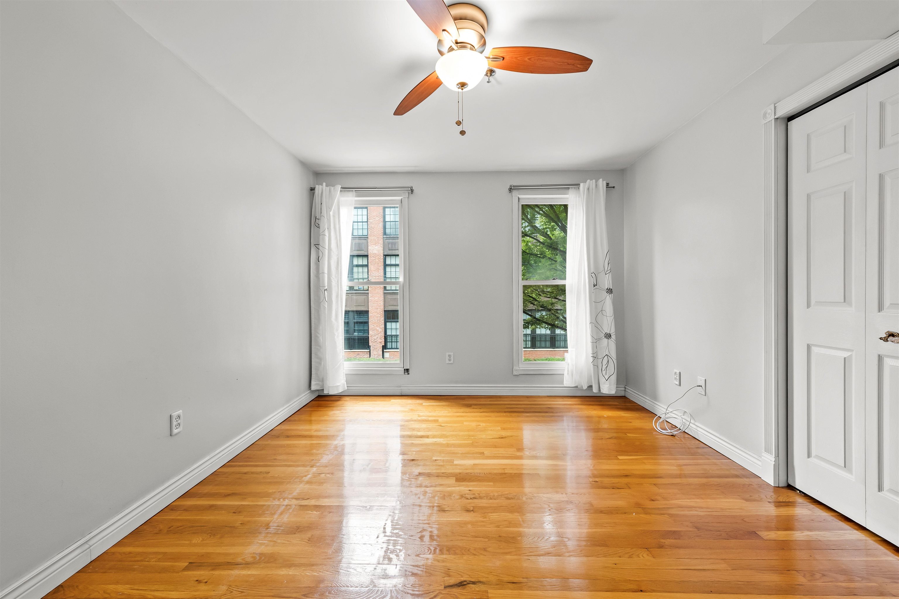 180 WASHINGTON ST Unit: 5