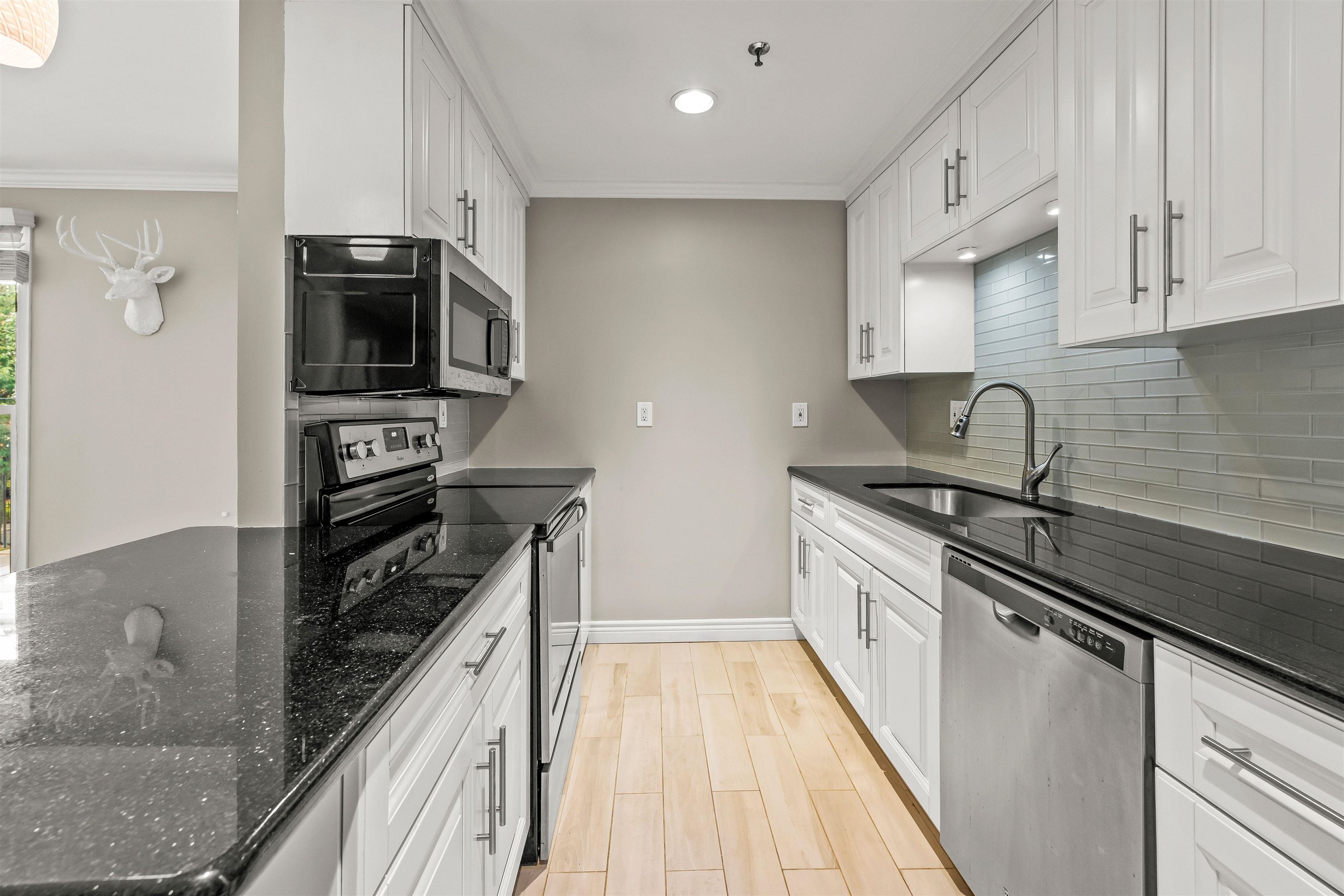 180 WASHINGTON ST Unit: 5