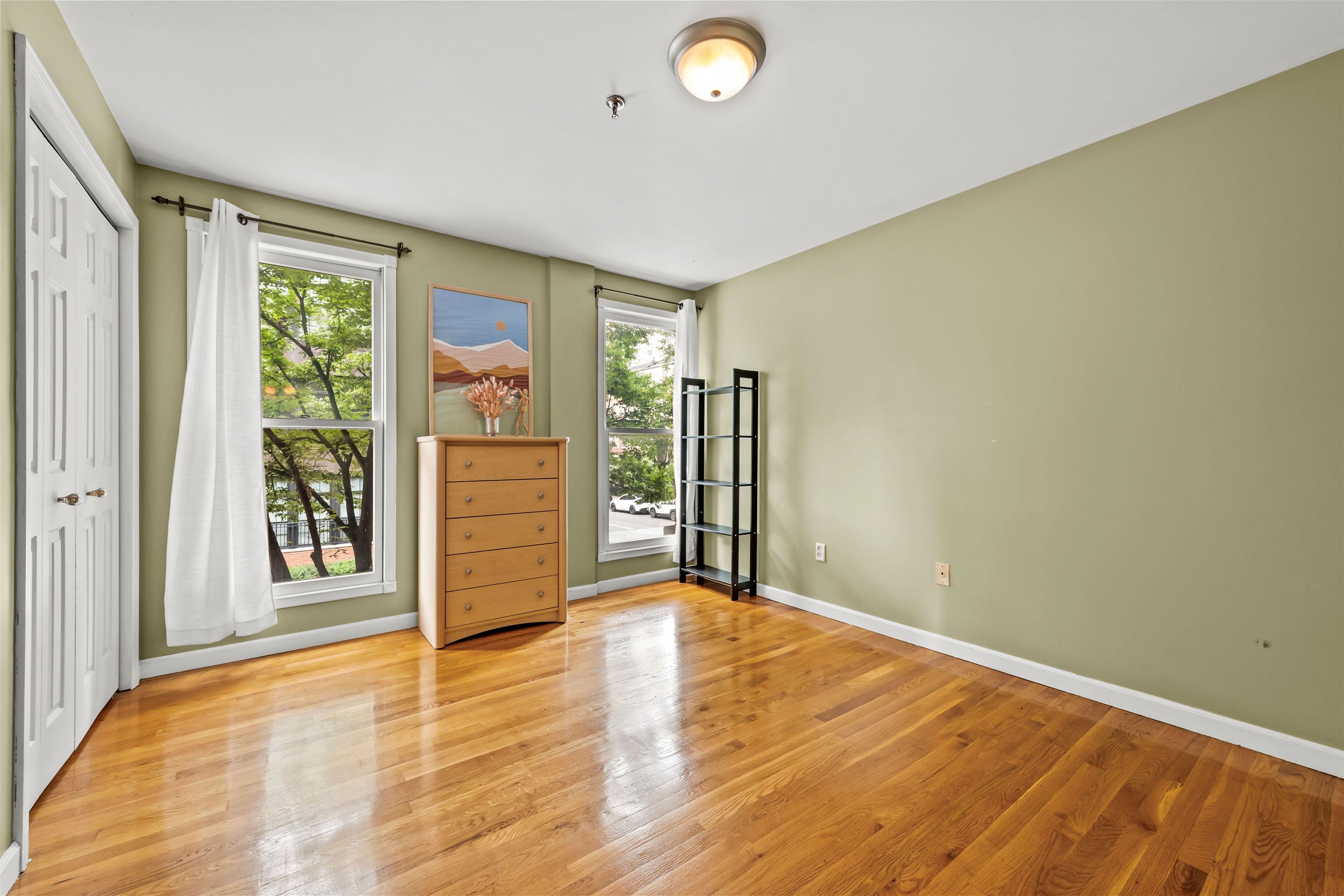 180 WASHINGTON ST Unit: 5